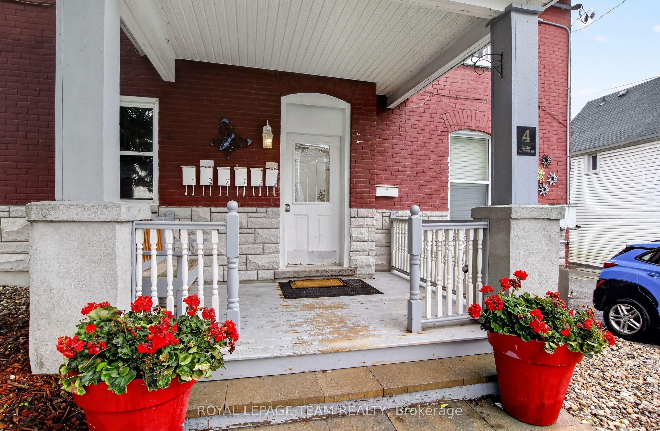 Unit 5 - 4 Eccles Street, Ottawa 4