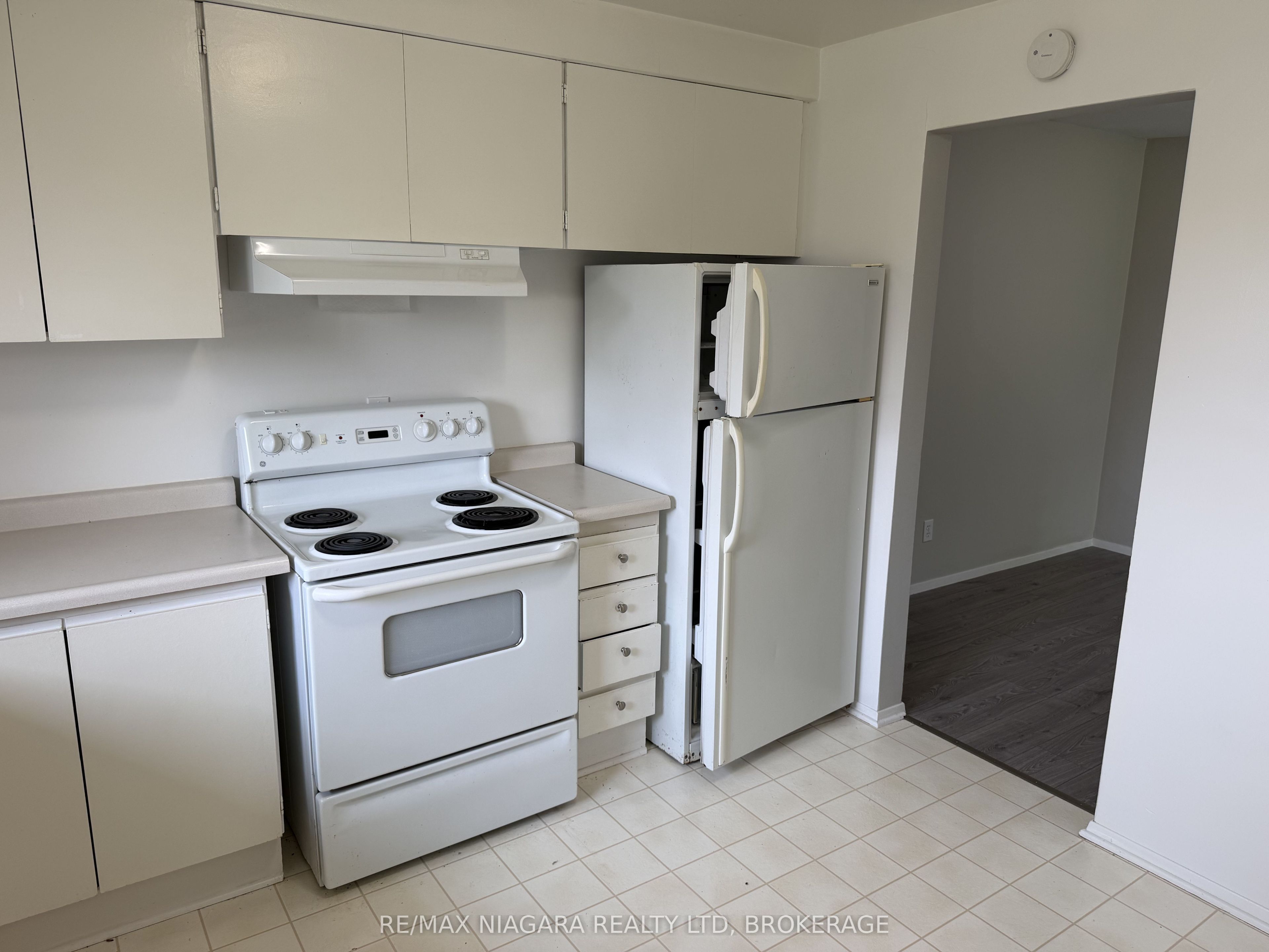 Unit 1 - 21 Woodlawn Road, Welland 3