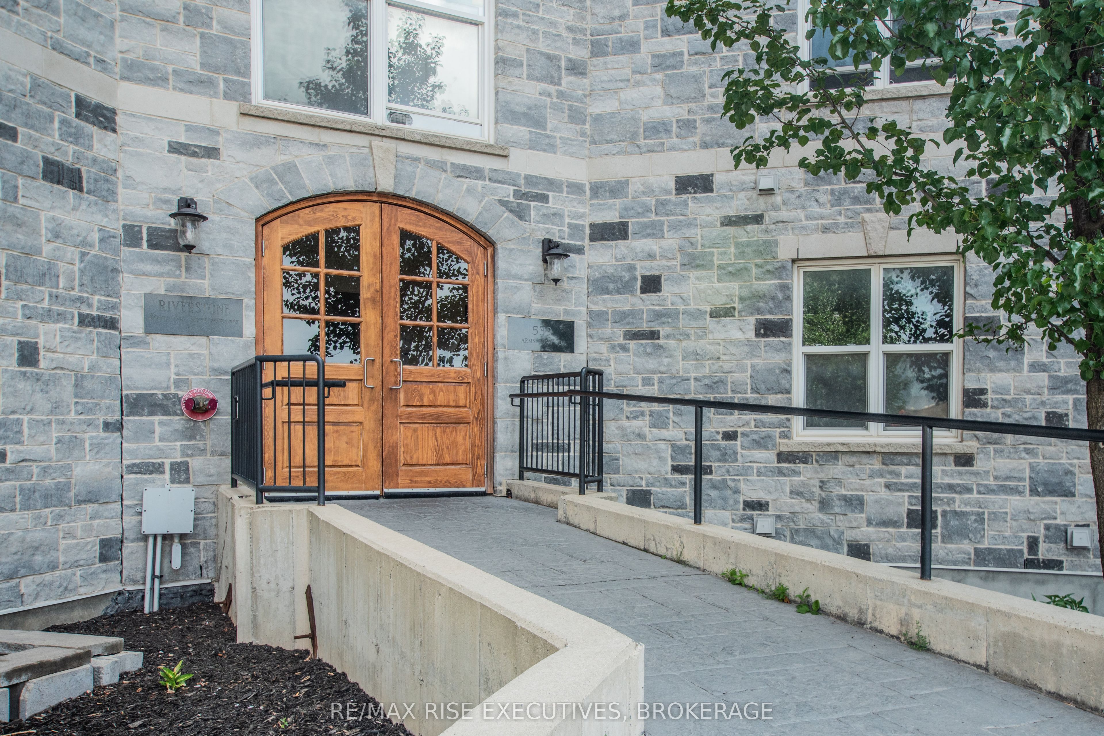Unit 515 - 539 Armstrong Road, Kingston 3