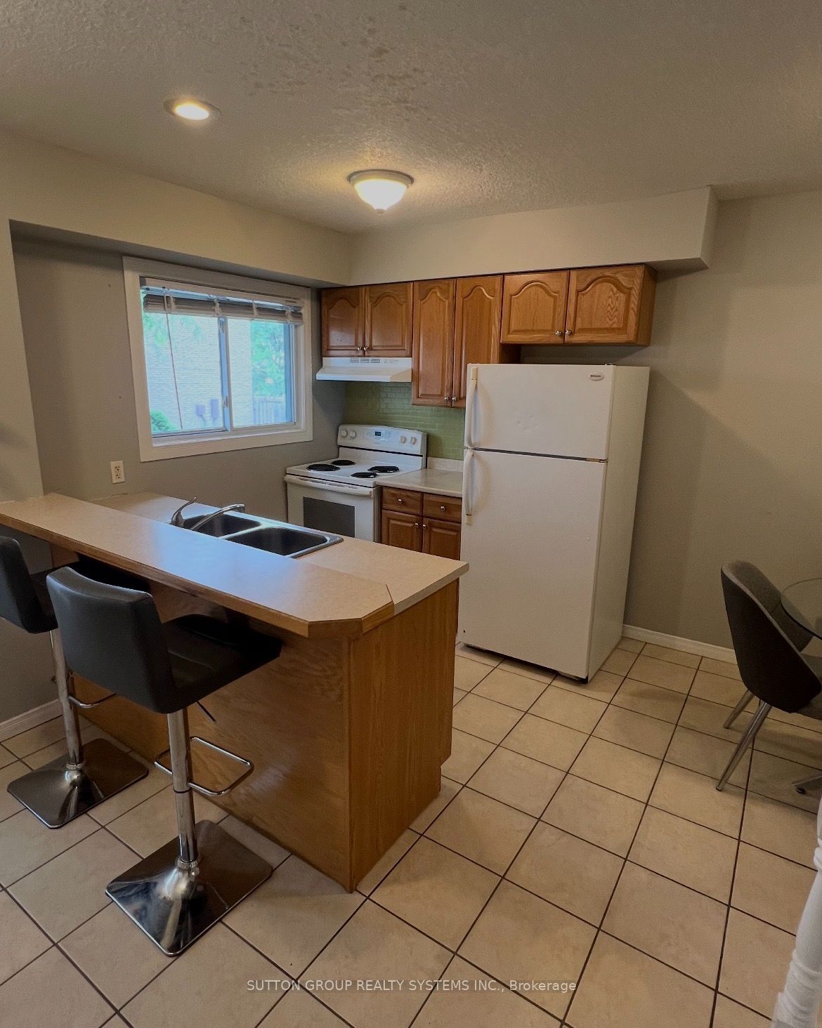 Unit 19 - 211 Veronica Drive, Kitchener 2
