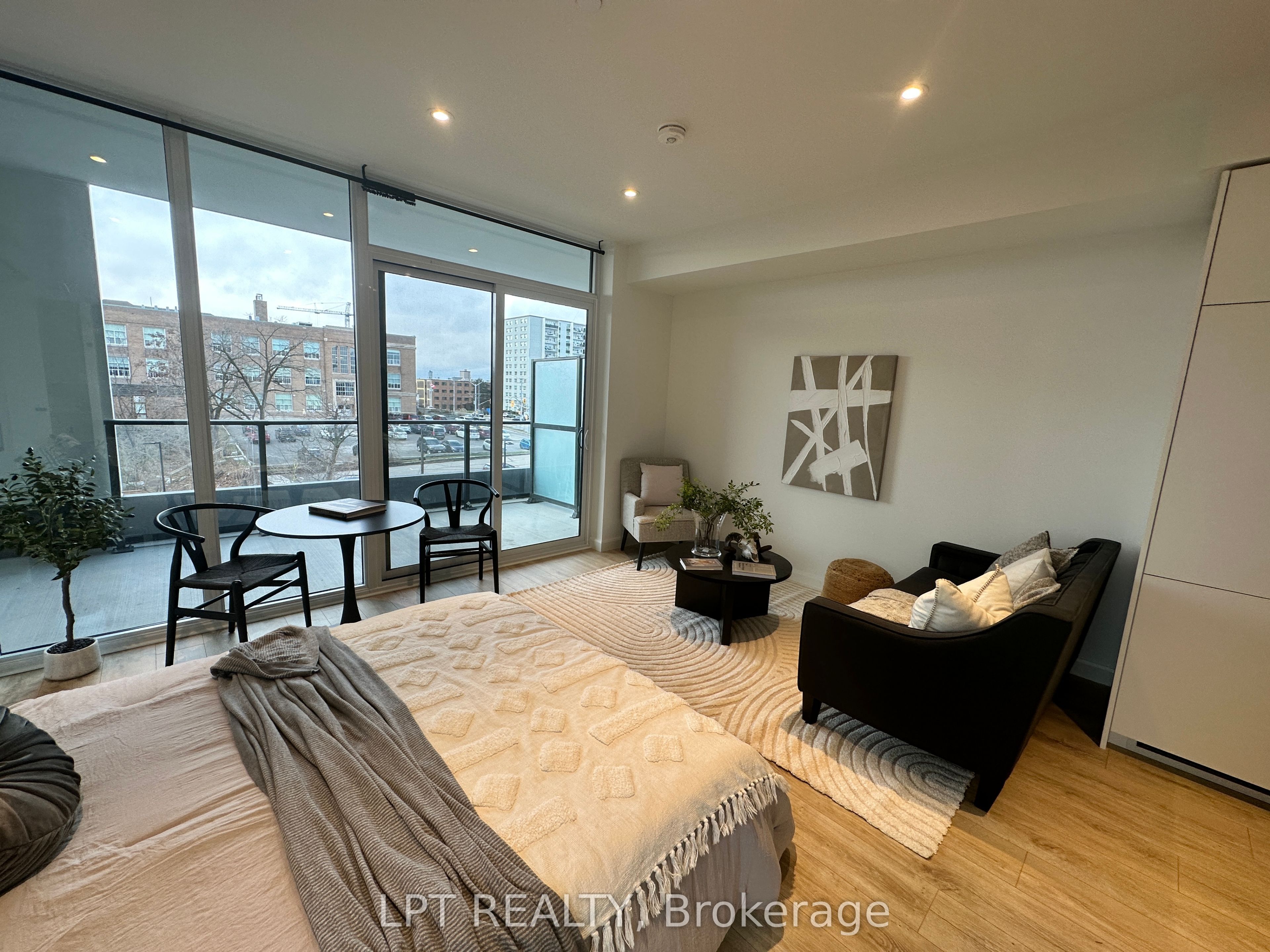 Unit 1313 - 741 King Street W, Kitchener 5