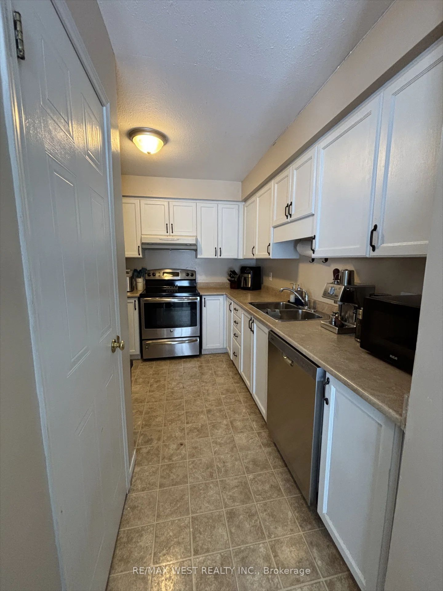 645B Basswood Street, Waterloo 4