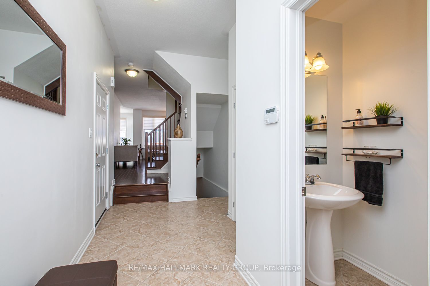 534 Rochefort Circle, Cumberland 4