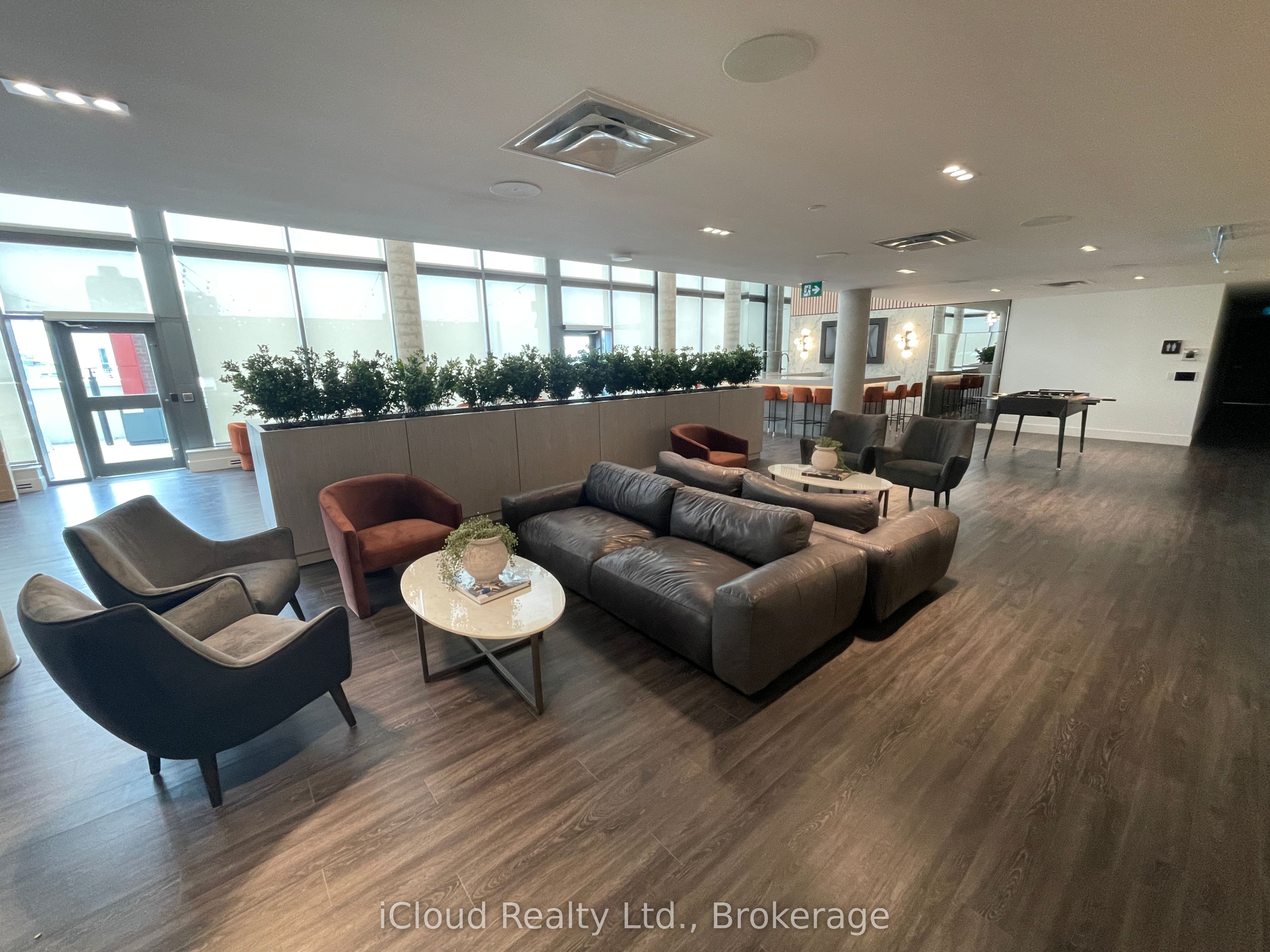 Unit 211 - 15 Wellington Street S, Kitchener 2