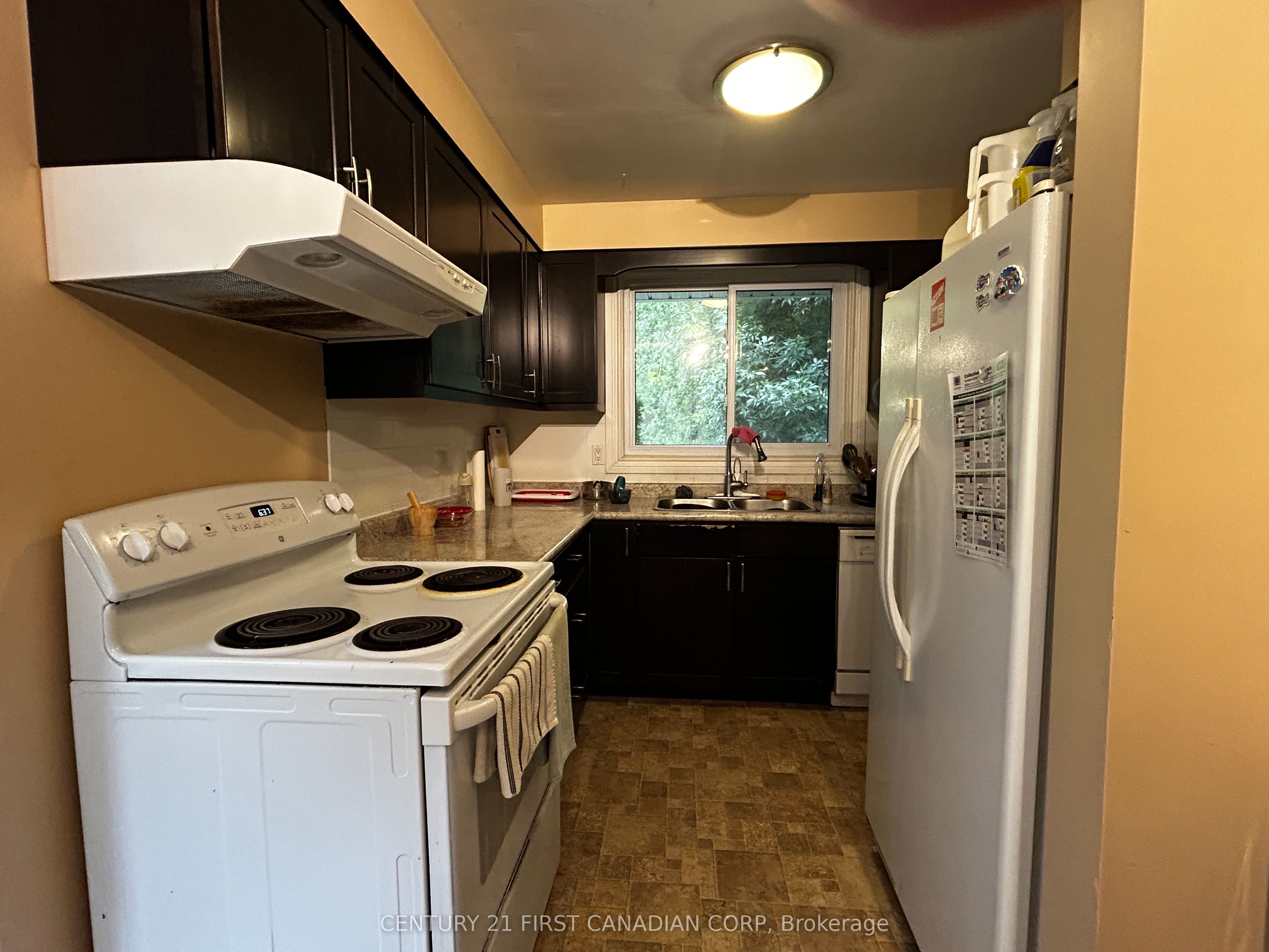 Unit Room 3 - 460 Castlegrove Boulevard, London 5