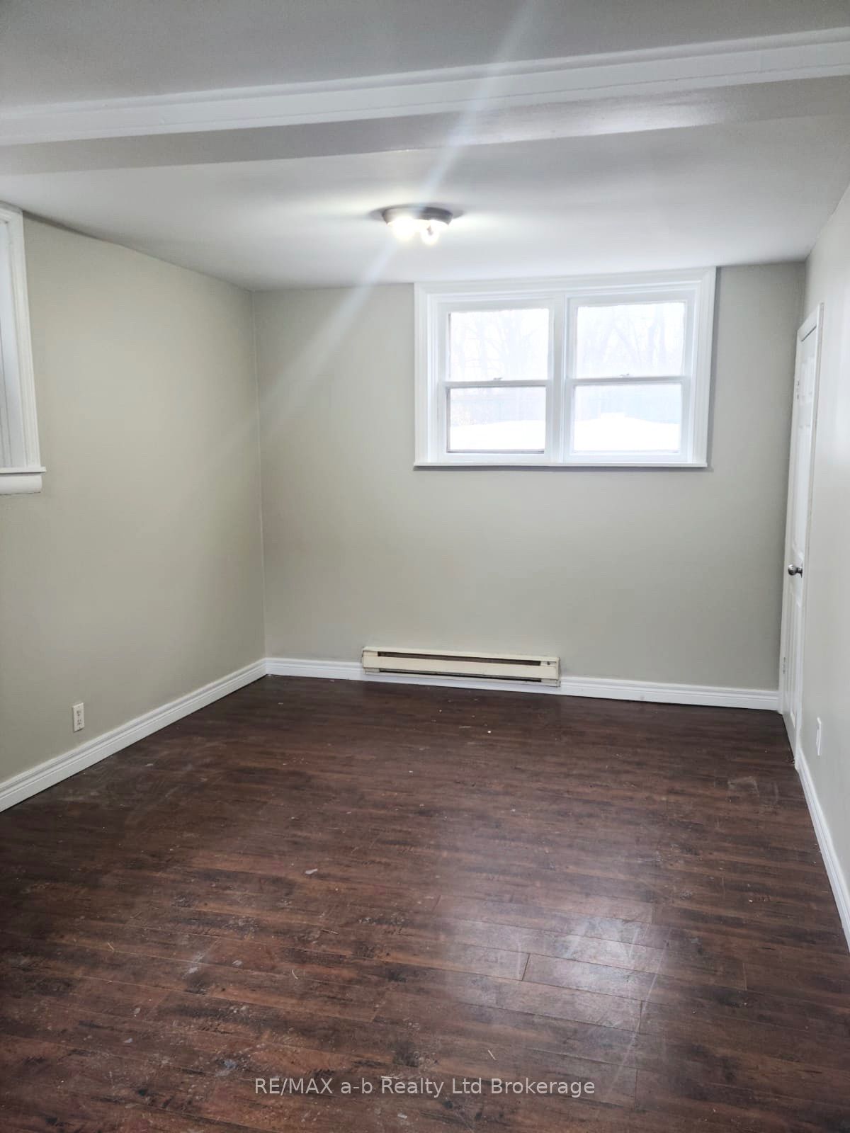 Unit 3 - 44 Stanley Street, London 4