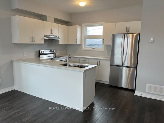 Unit 104 - 6705 Cropp Street, Niagara Falls 5