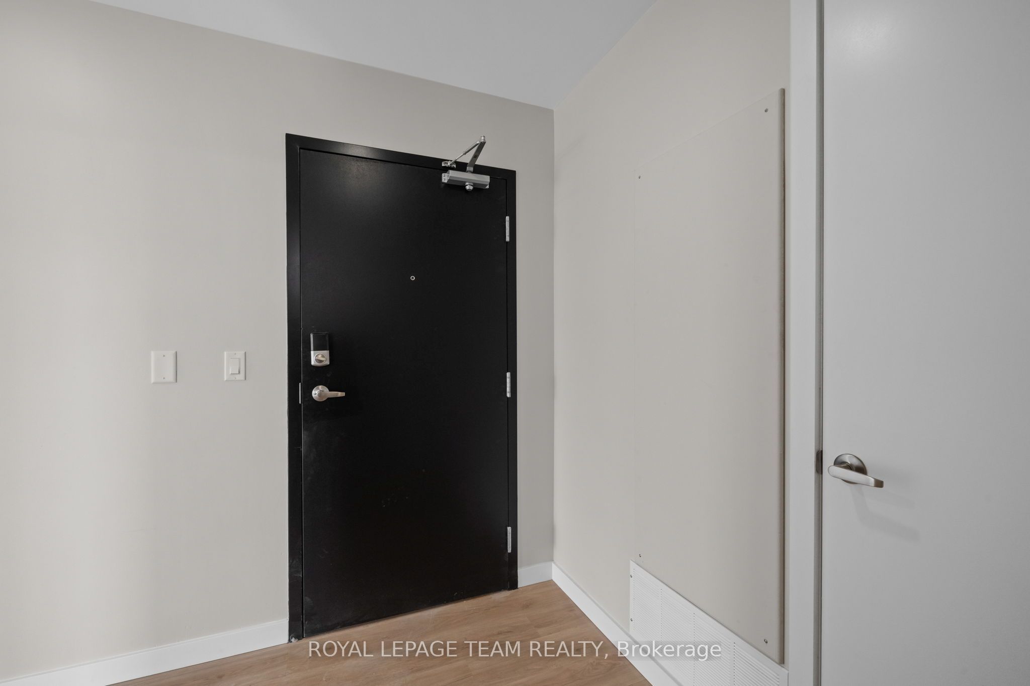 Unit 303 - 370 Athlone Avenue, Ottawa 3