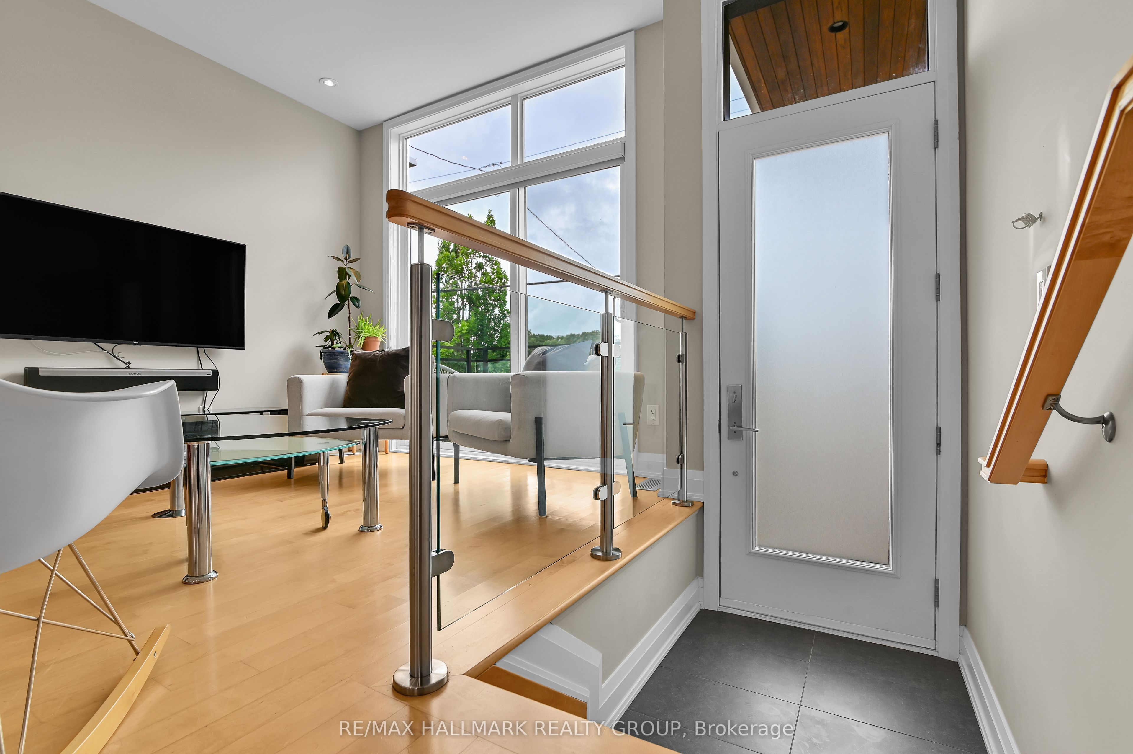 376A Wilmont Avenue, Ottawa 3