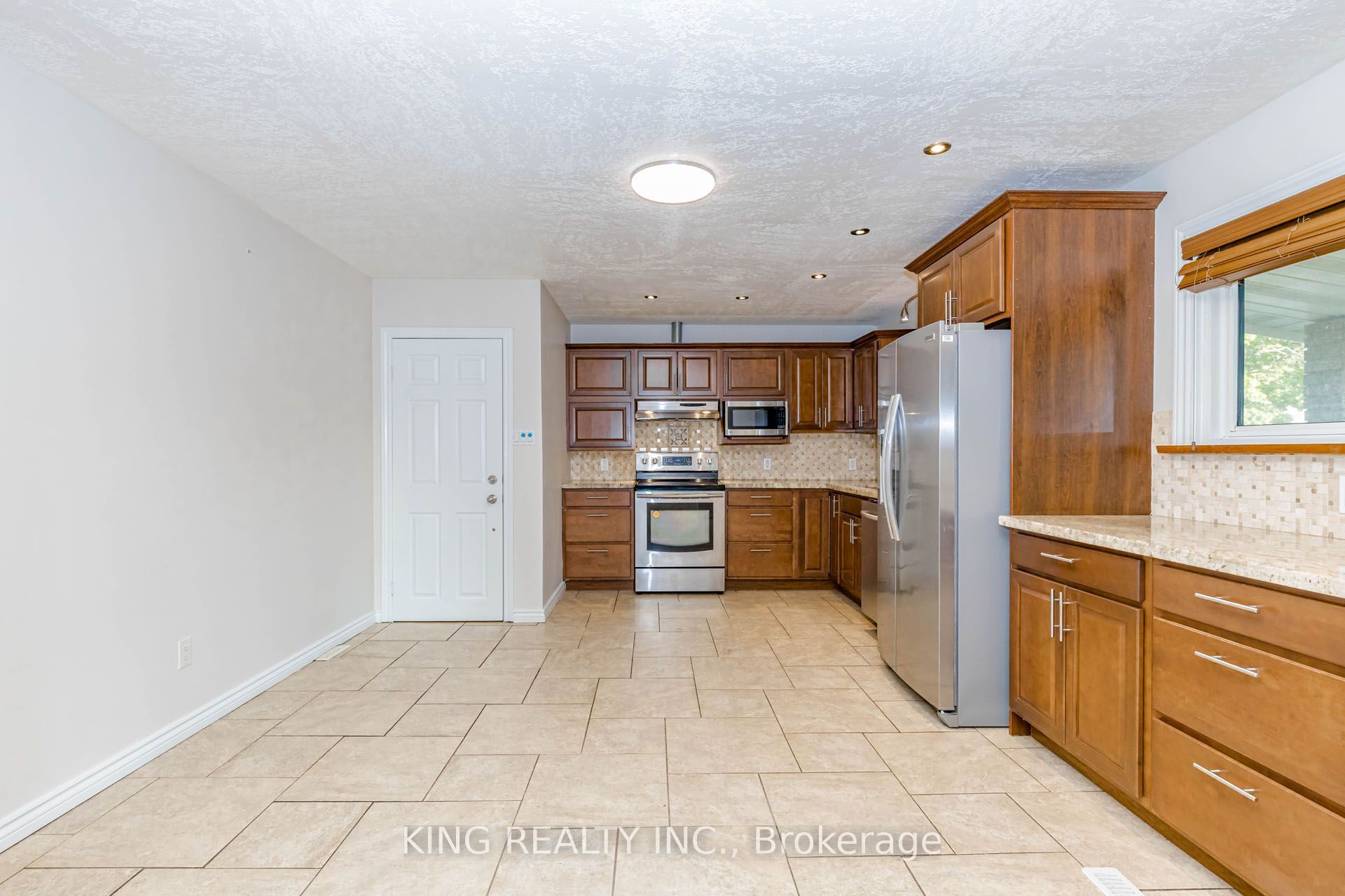 Unit Upper - 392 Greenfield Avenue, Kitchener 5
