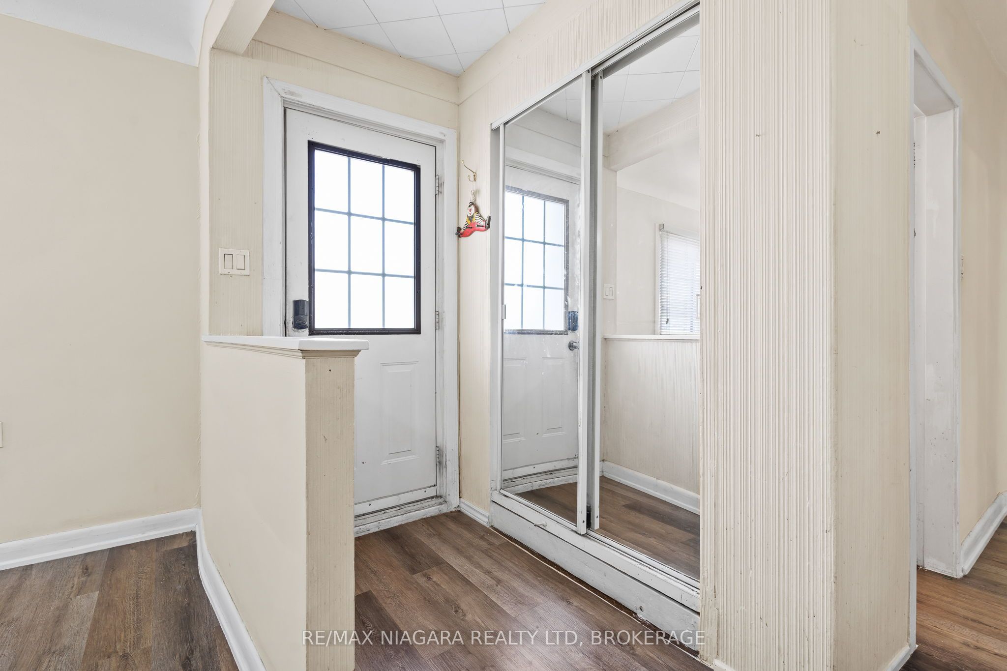 Unit UPPER - 73 Hillview Road, St. Catharines 3
