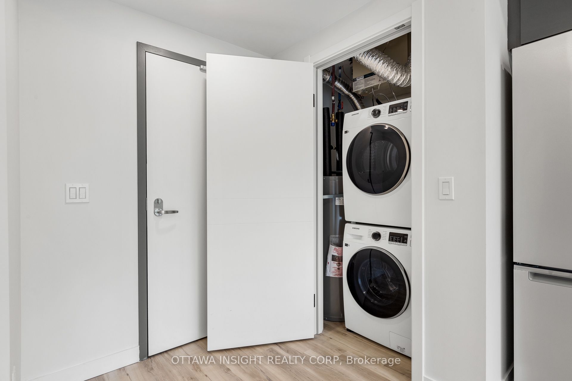 Unit 1 - 2409 Carlsen Avenue, Ottawa 2