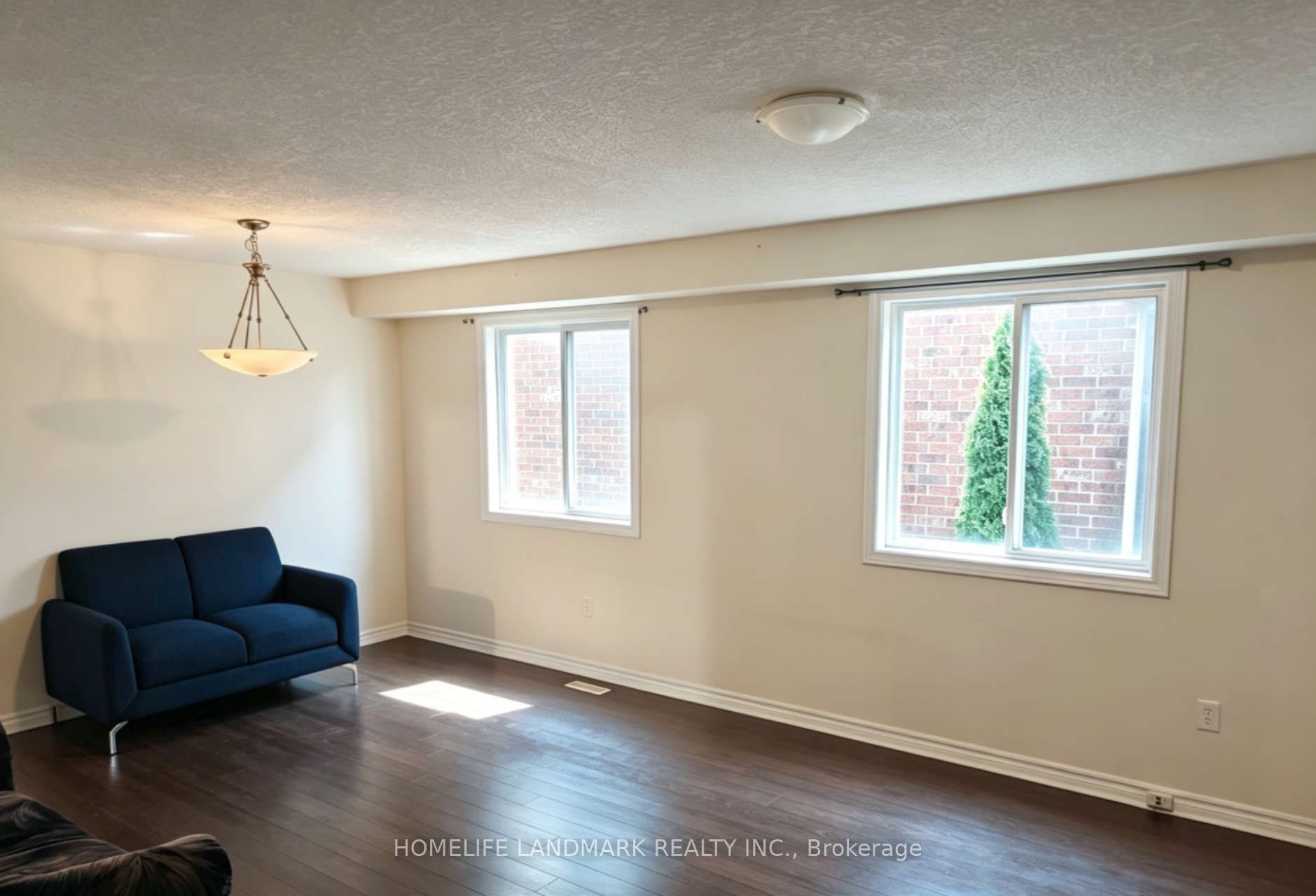740 oakcrossing Road, London 4