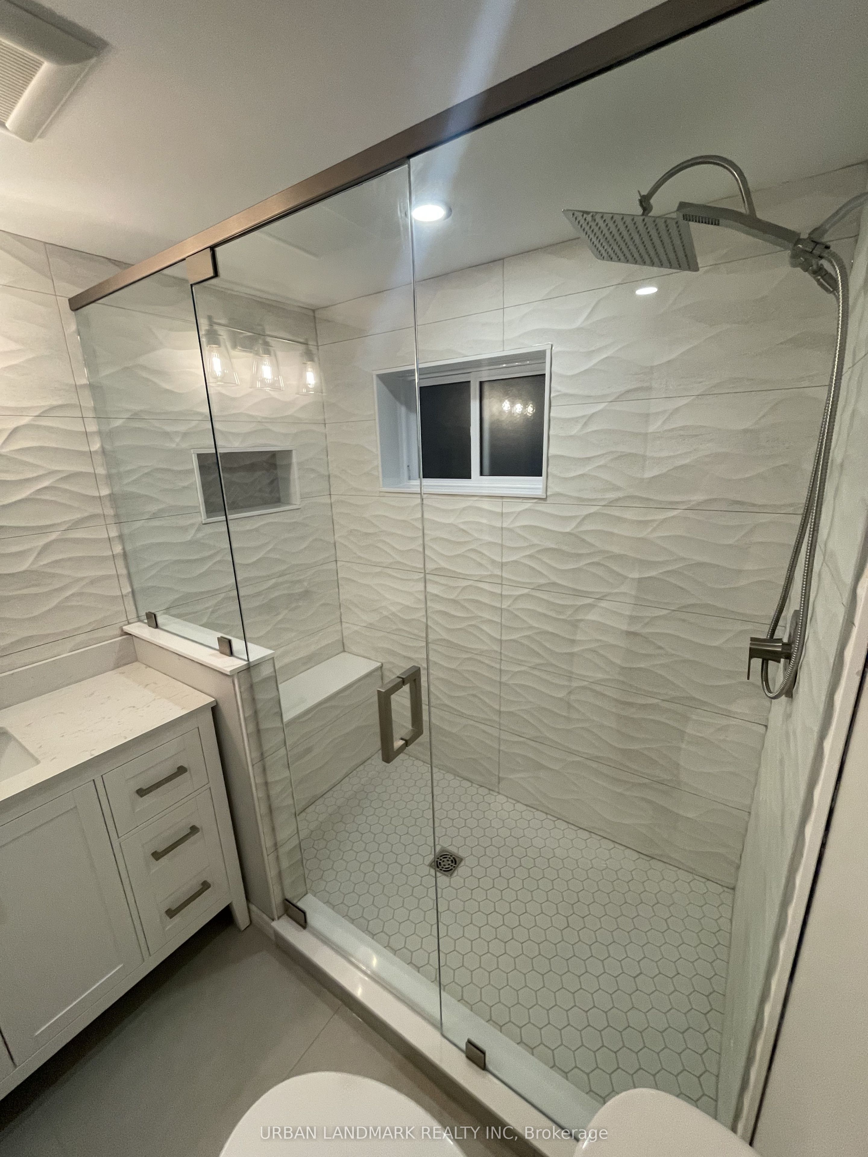 Unit Unit B - 106 Elgin Street, Centre Hastings 3