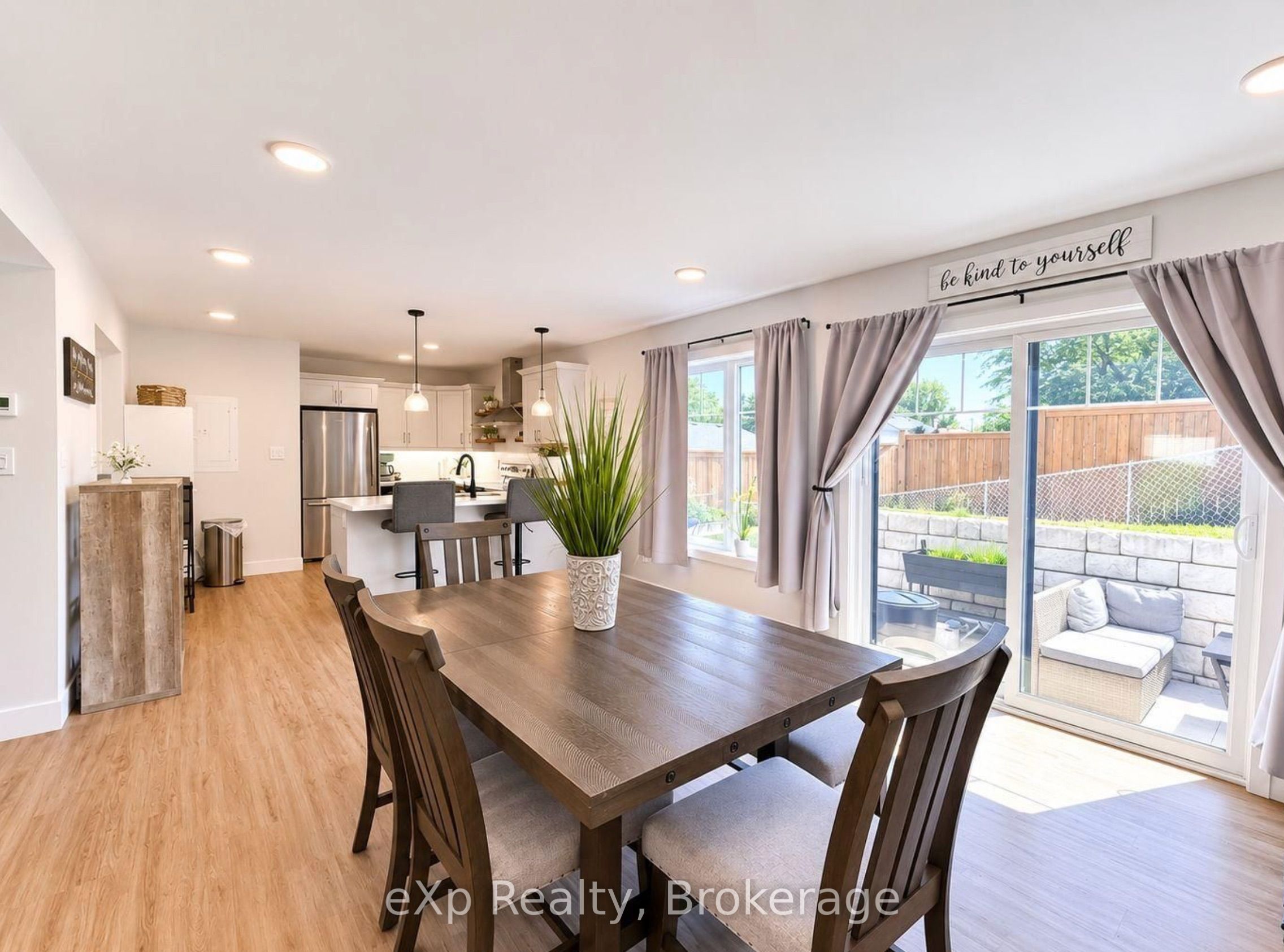 Unit A - 340 Nelson Street, Kincardine 3