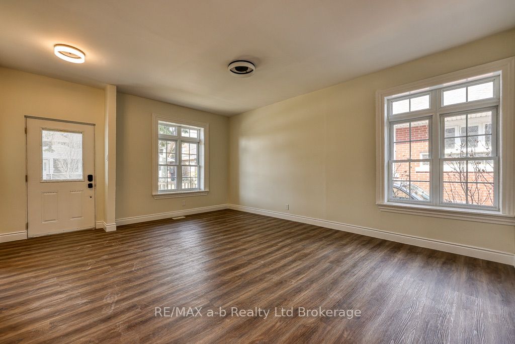 510 King Street, Woodstock 5
