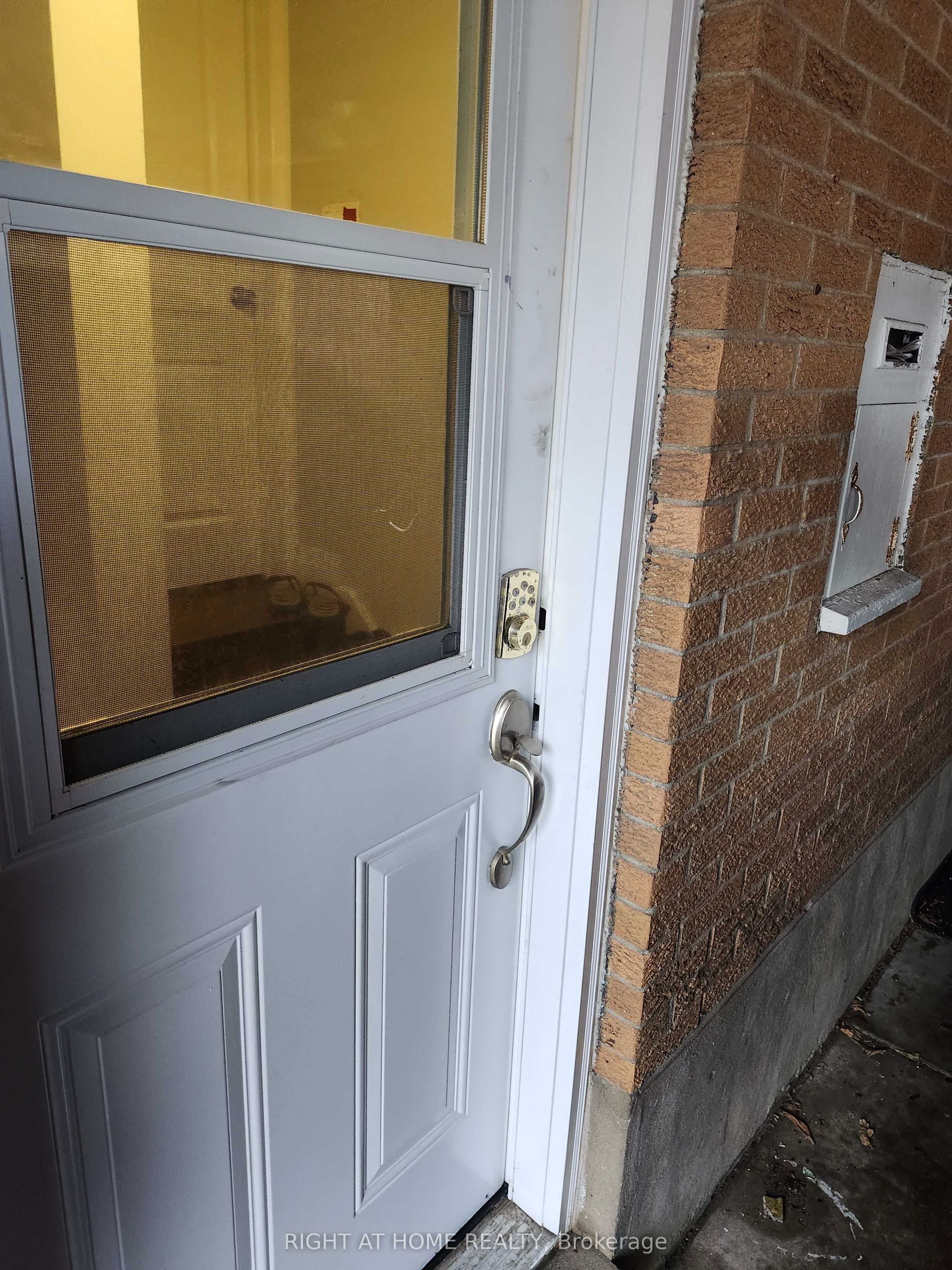 Unit Basemnt - 48 Westmount Road S, Waterloo 2