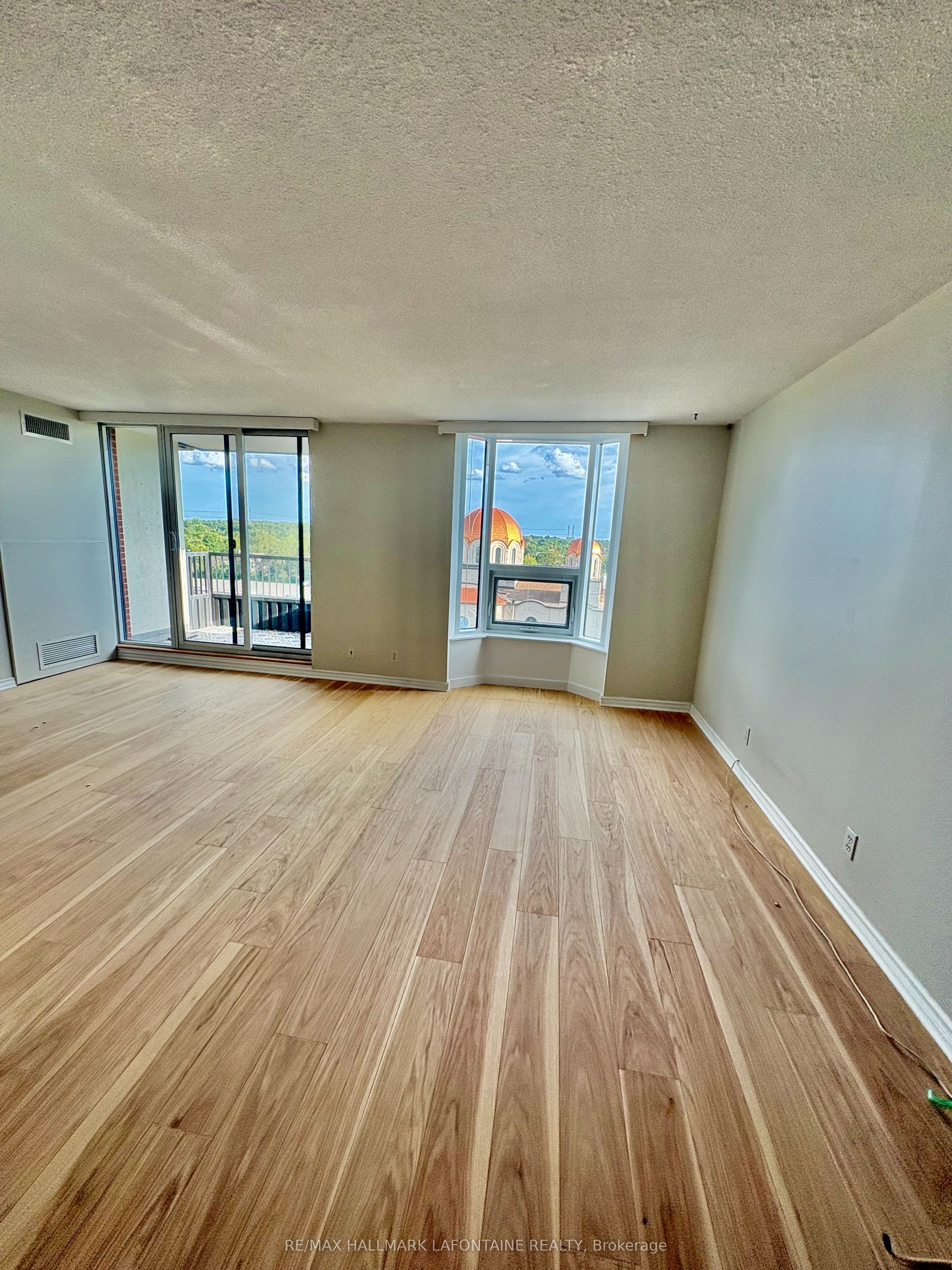 Unit 812 - 2951 Riverside Drive, Ottawa 3