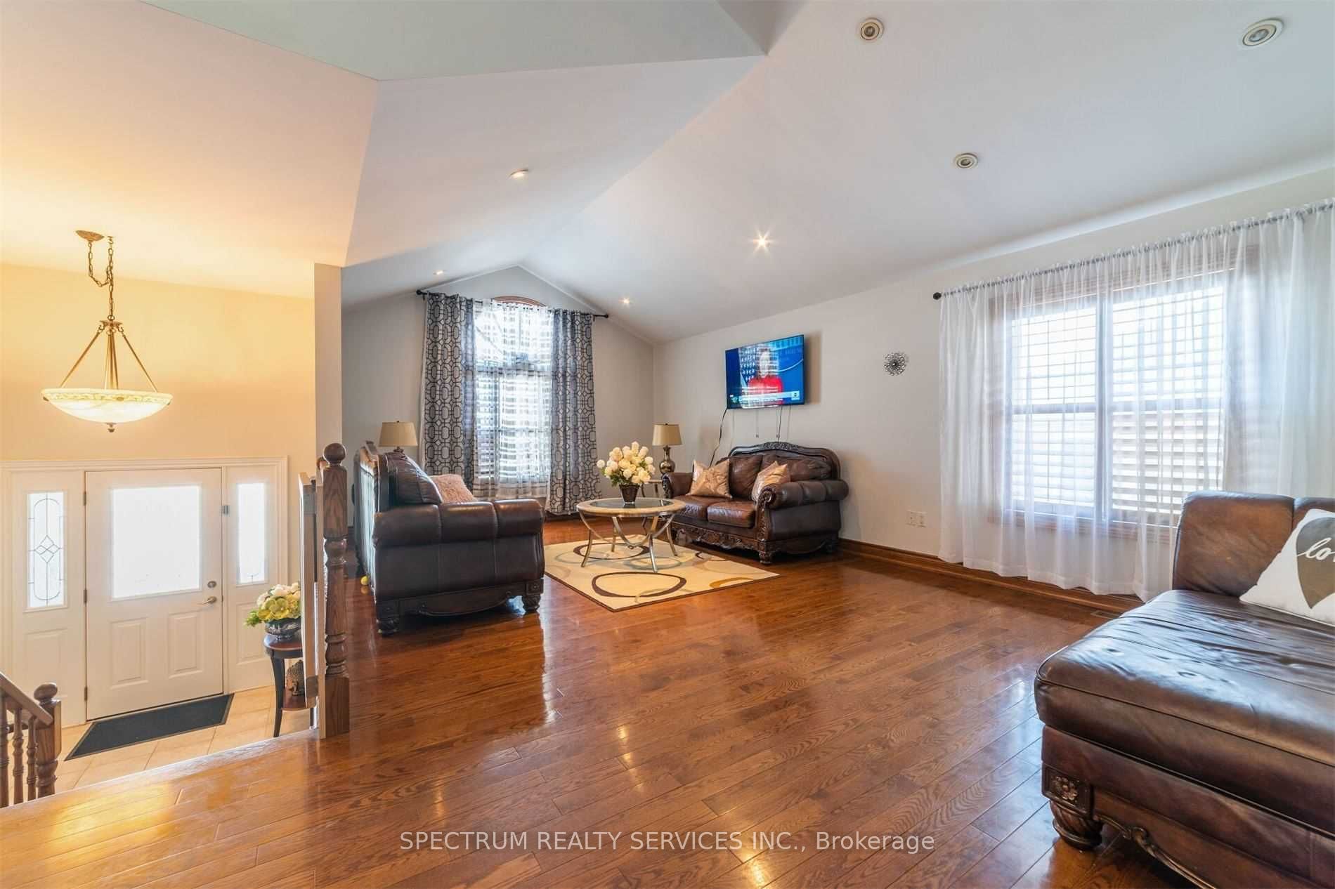 8112 Beaver Glen Drive, Niagara Falls 5