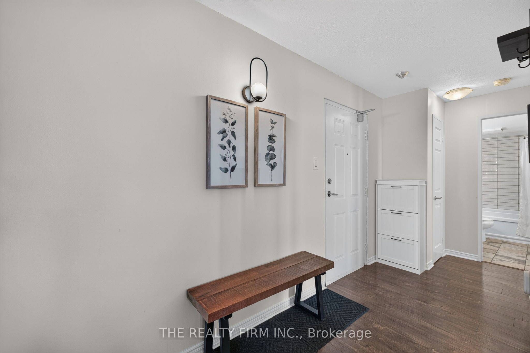 Unit 2505 - 363 Colborne Street, London 3