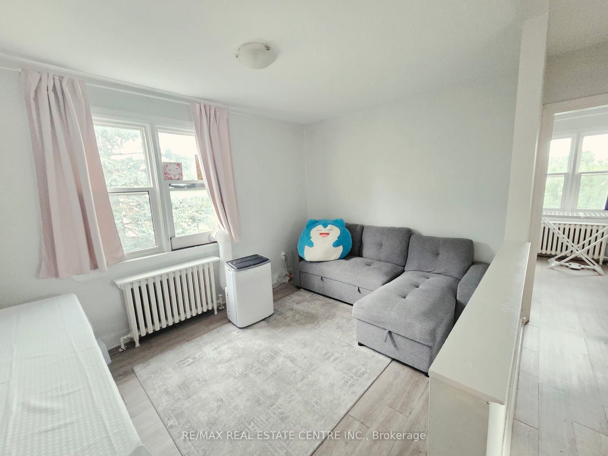 Unit 2 - 61 McCalla Drive, St. Catharines 2