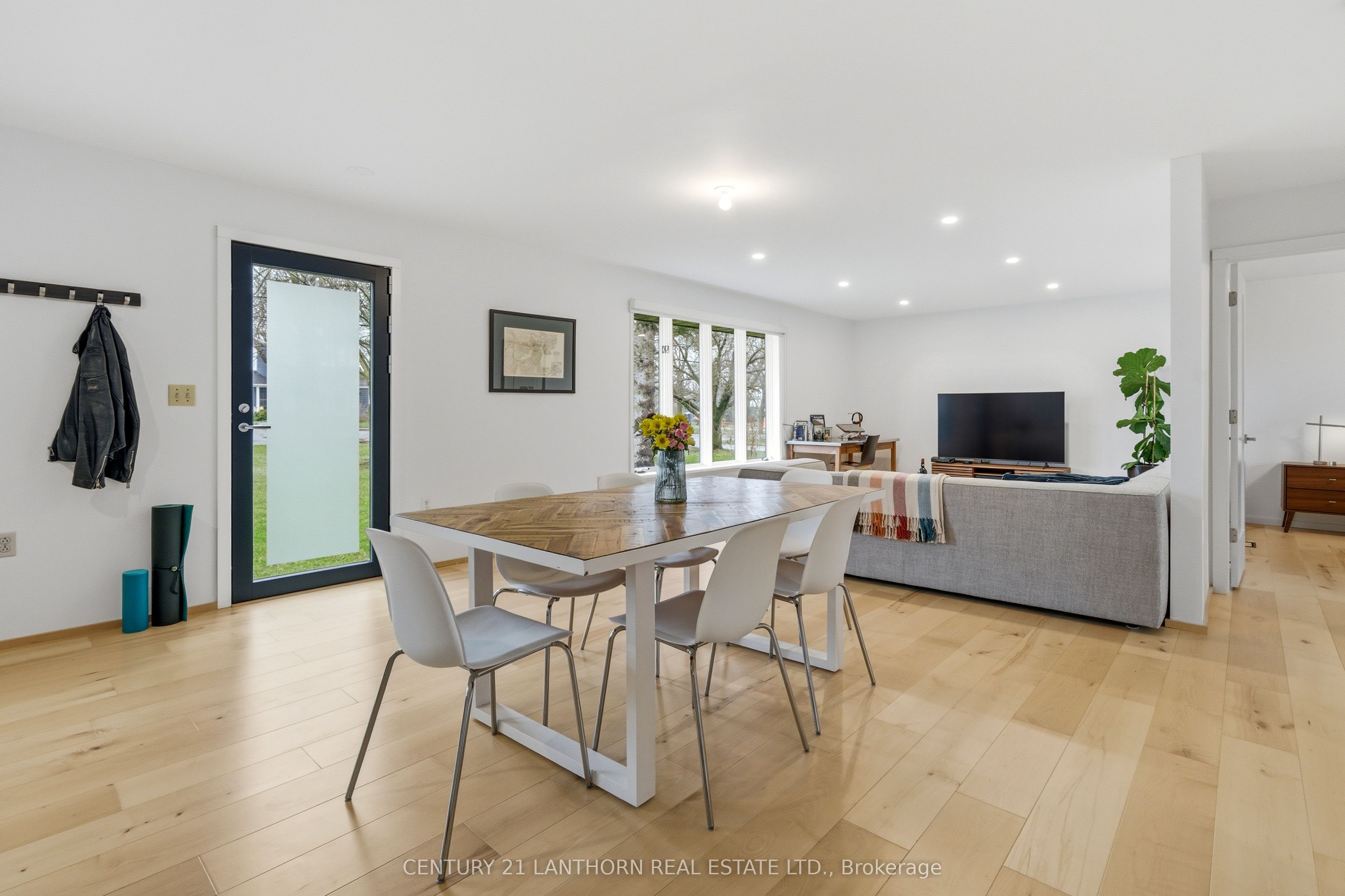 425 Bloomfield Main Street, Prince Edward County 5