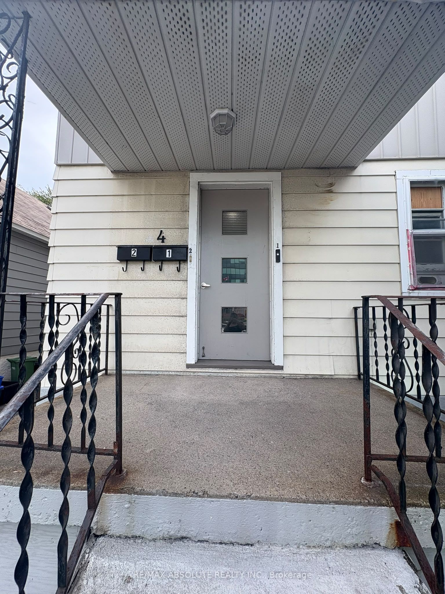 Unit 2 - 4 Holland Avenue, Ottawa 3