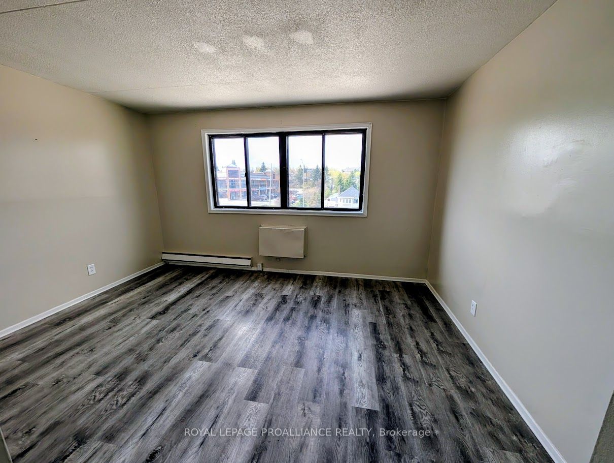 Unit 27 - 1837 Lansdowne Street W, Peterborough 5