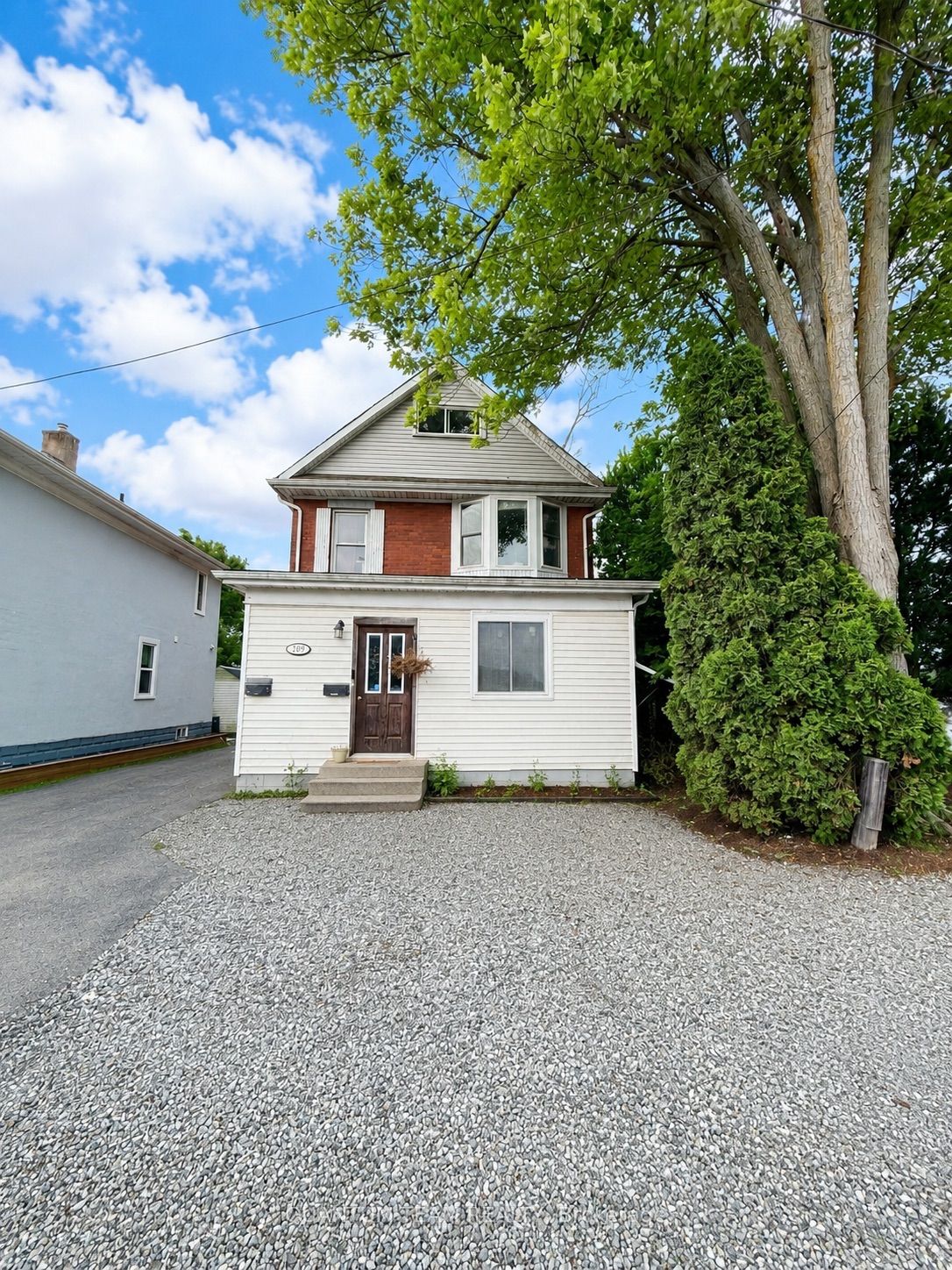 209 WEST MAIN Street, Welland 1