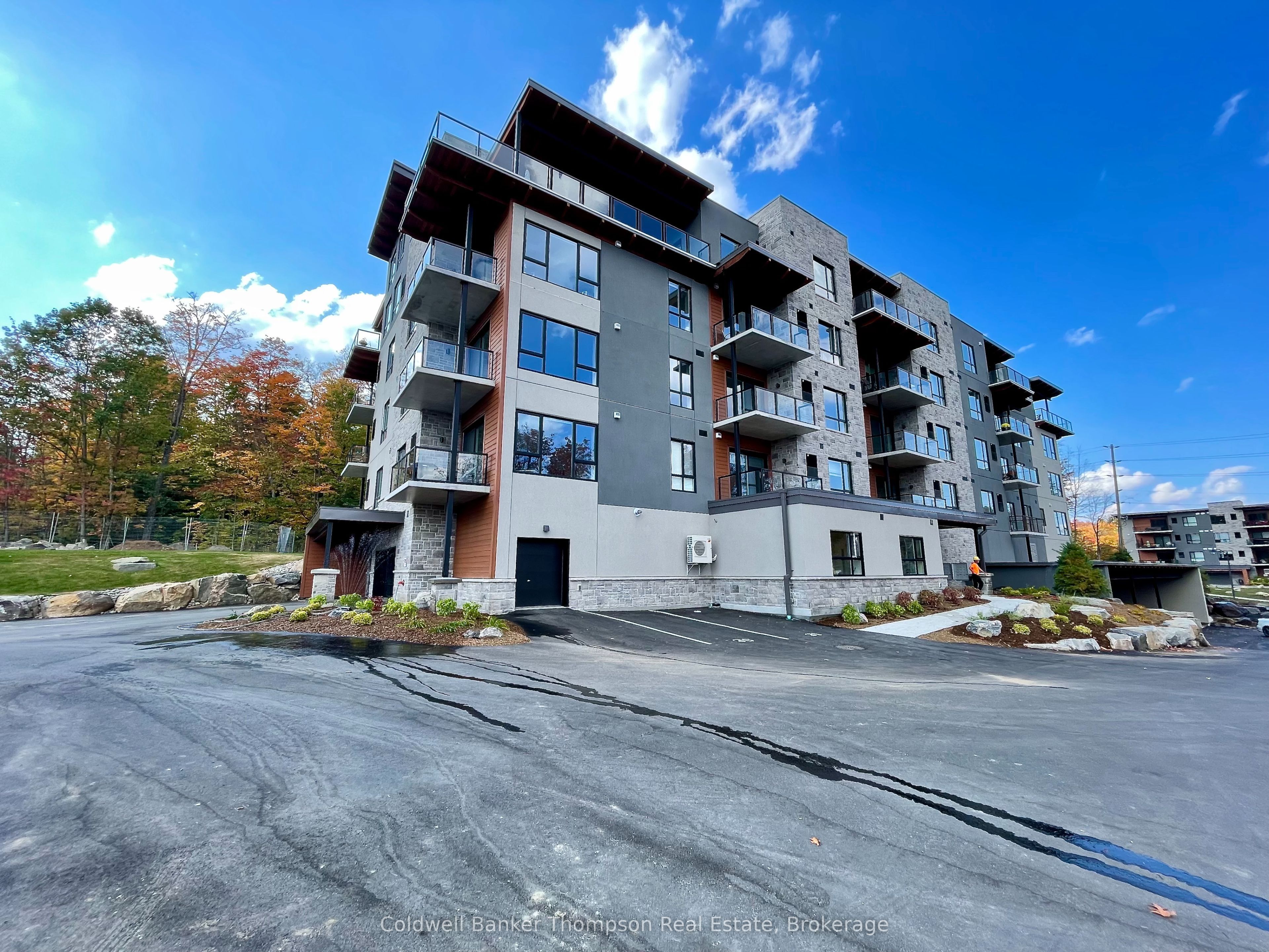 Unit 106 - 18 Campus Trail, Huntsville 2