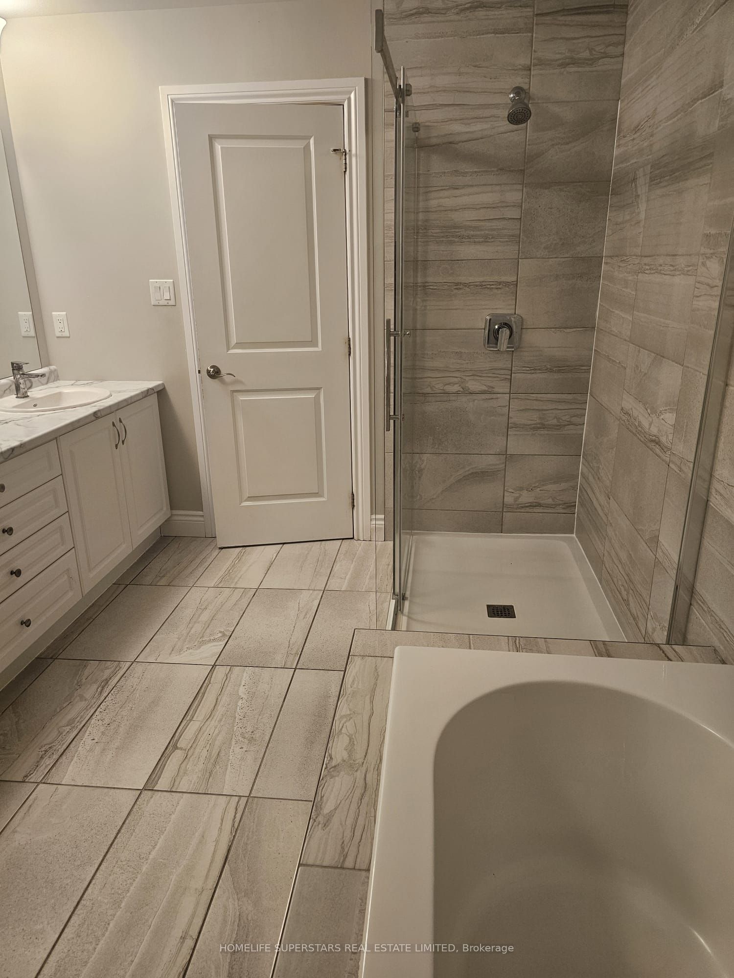 2320 Constance Avenue, London 2