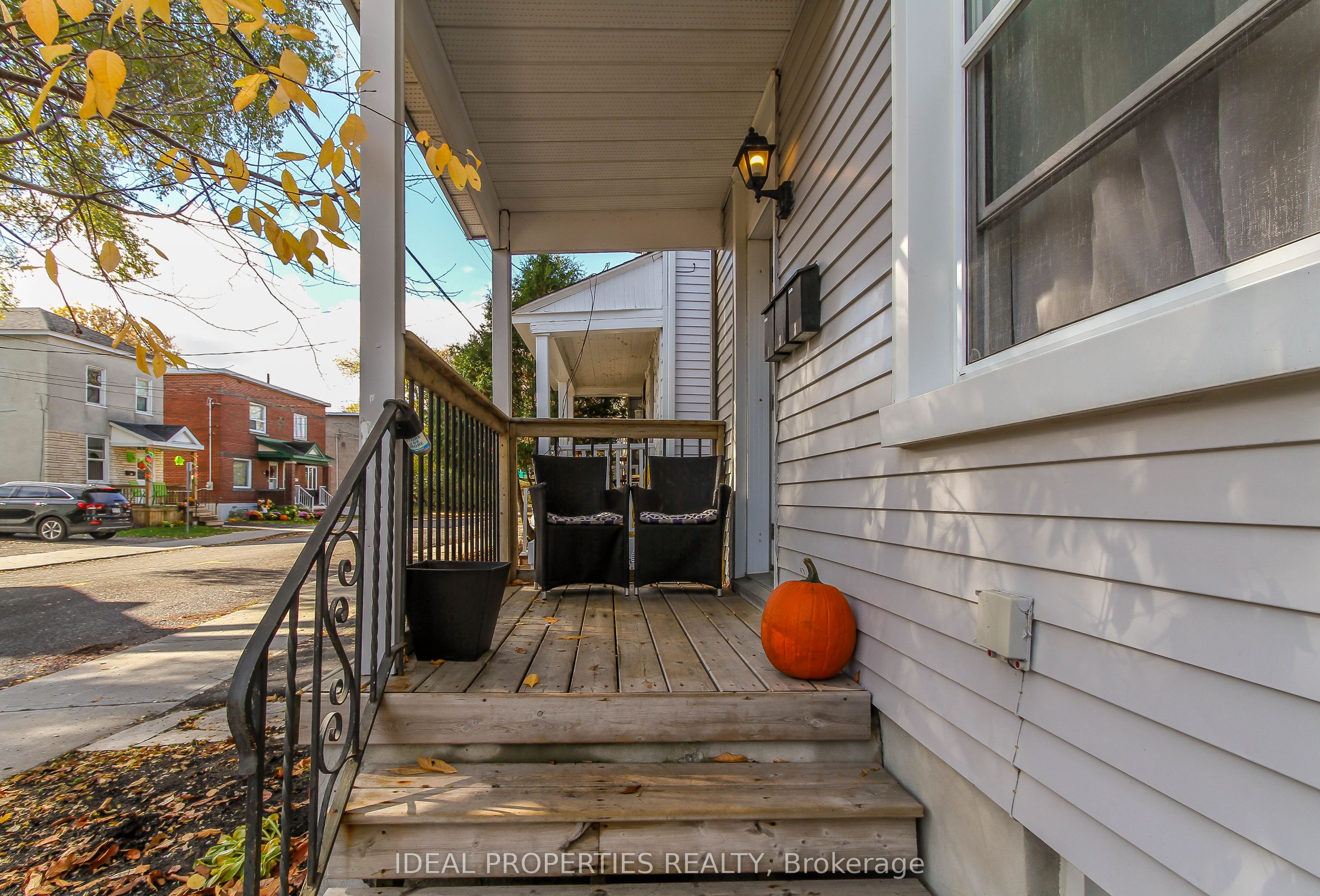 Unit 2 - 185 Louisa Street, Ottawa 2