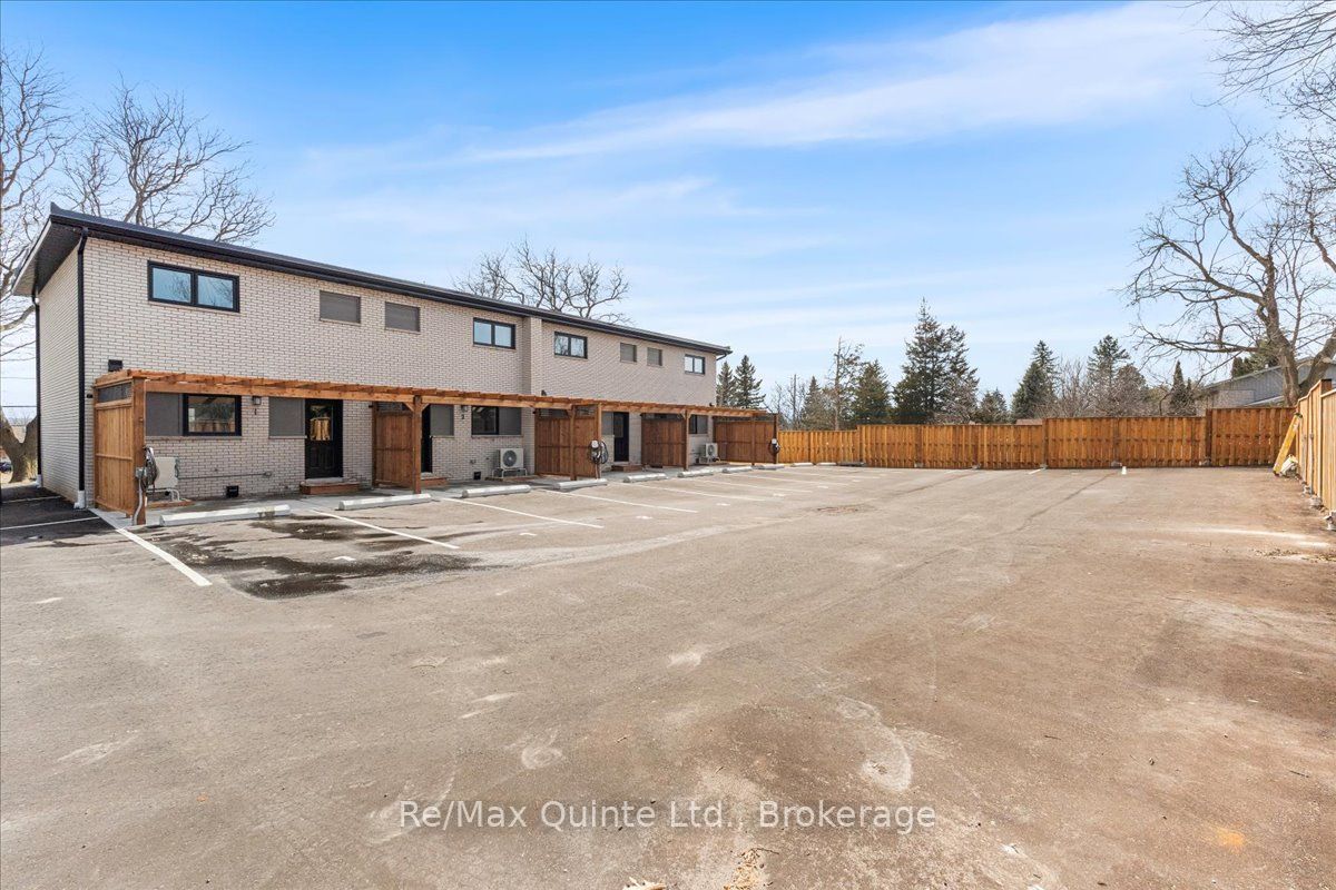 Unit B - 865 Old 2 Highway, Quinte West 2