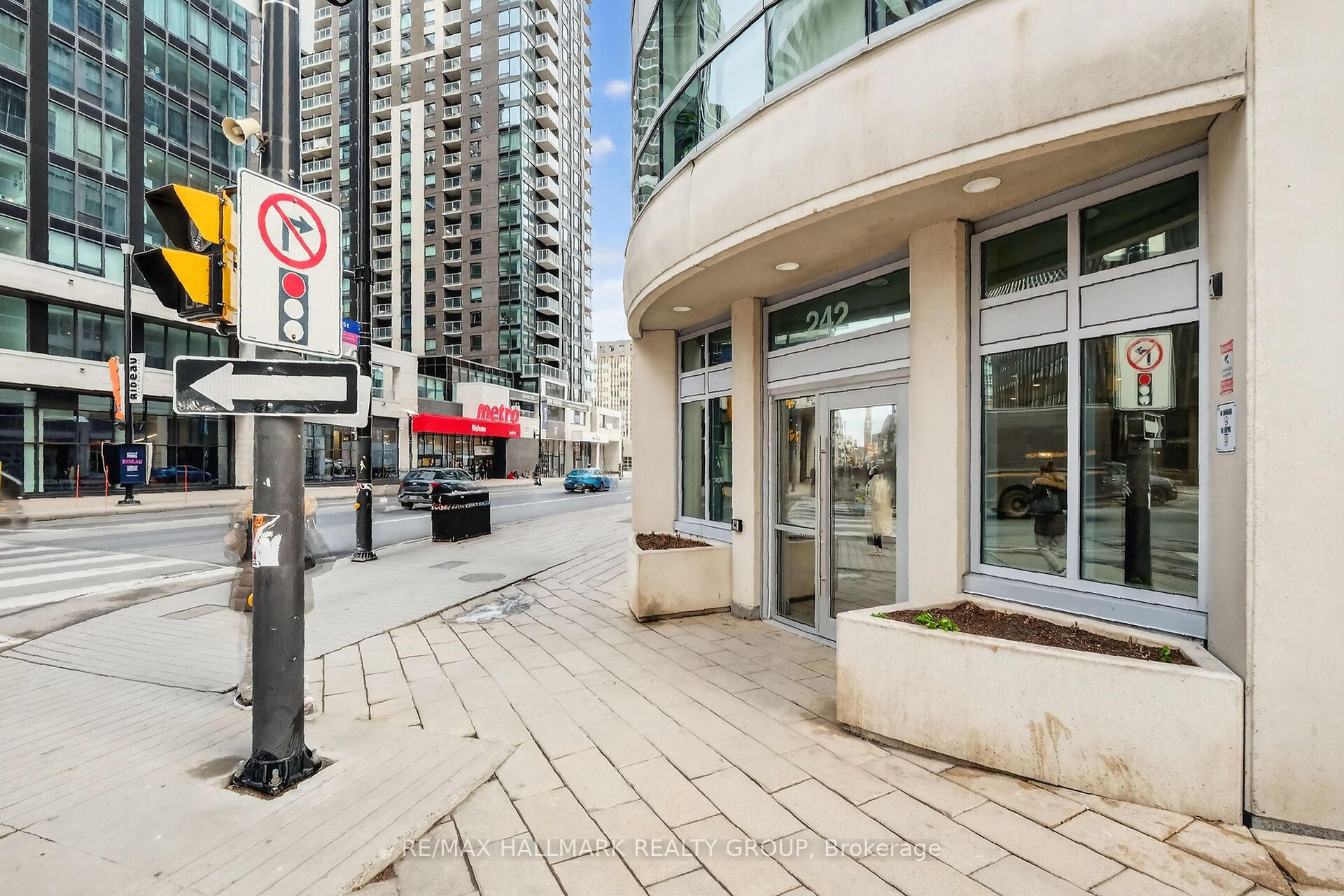 Unit 206 - 242 Rideau Street, Ottawa 3