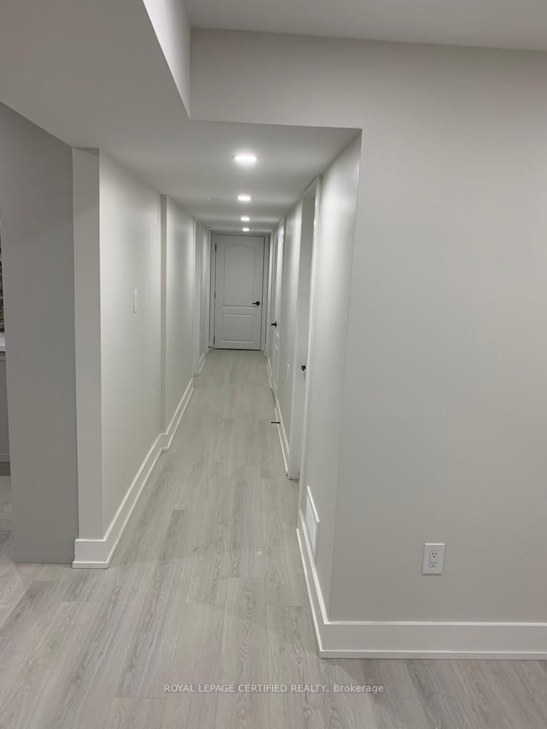 Unit bsmt - 25 Carrie Crescent, St. Thomas 2