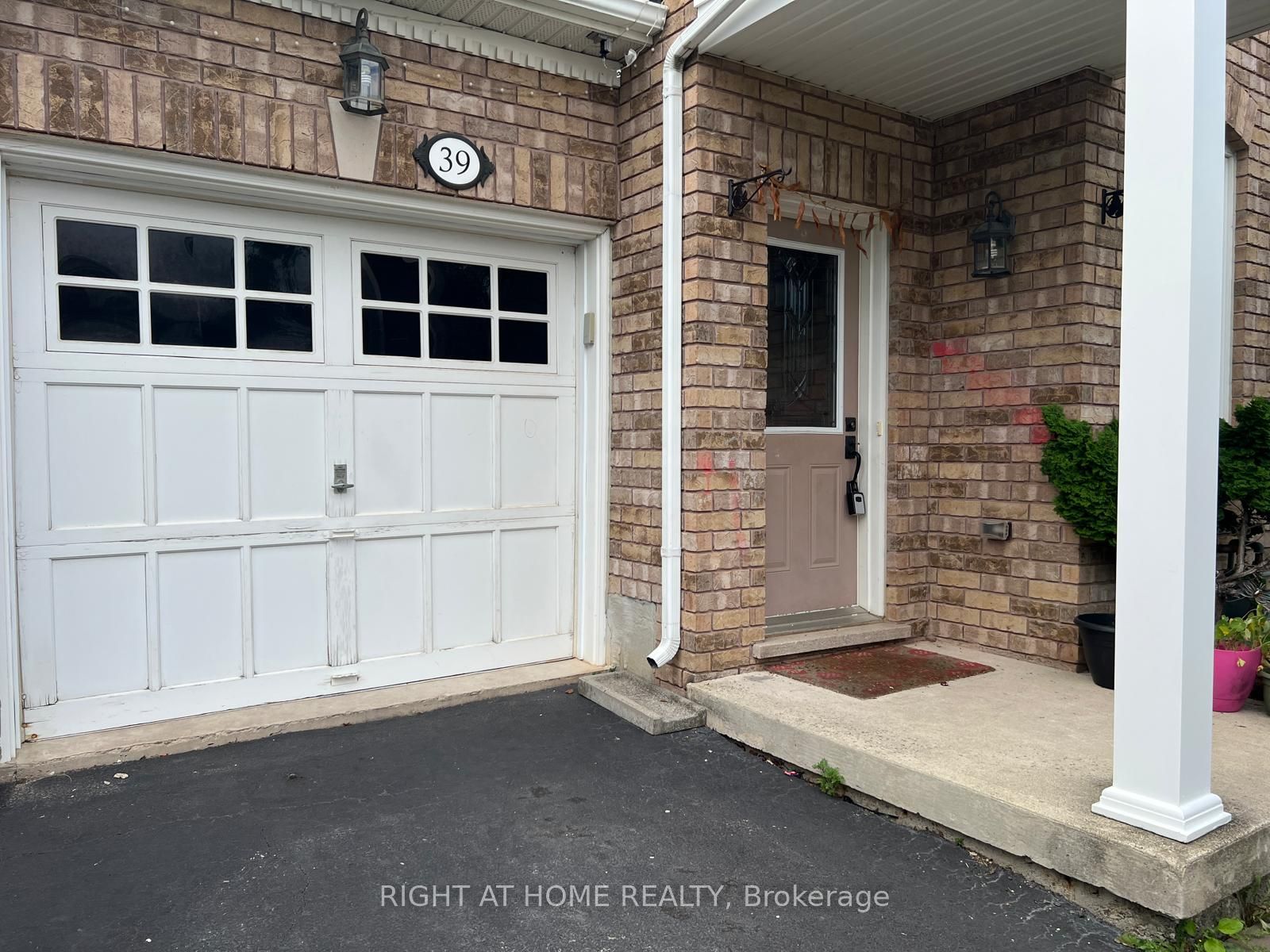39 Golden Iris Crescent, Flamborough 2