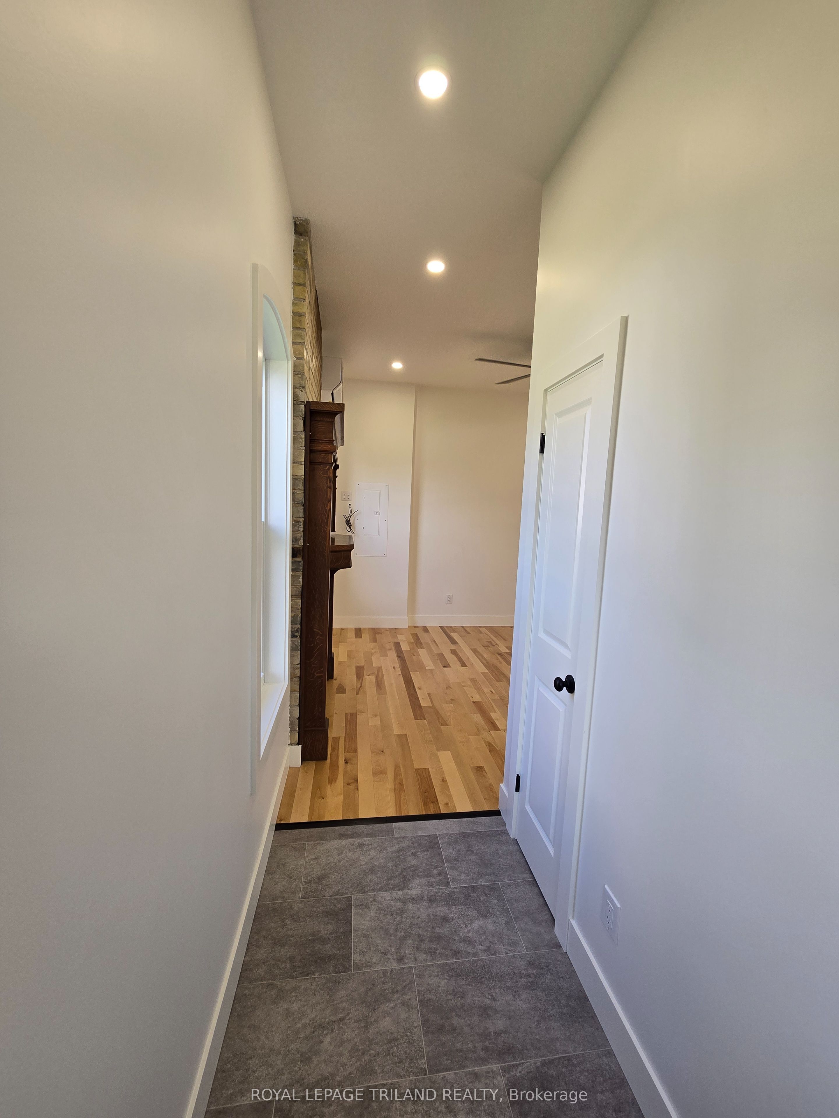 Unit 1 - 245 Ross Street, St. Thomas 4