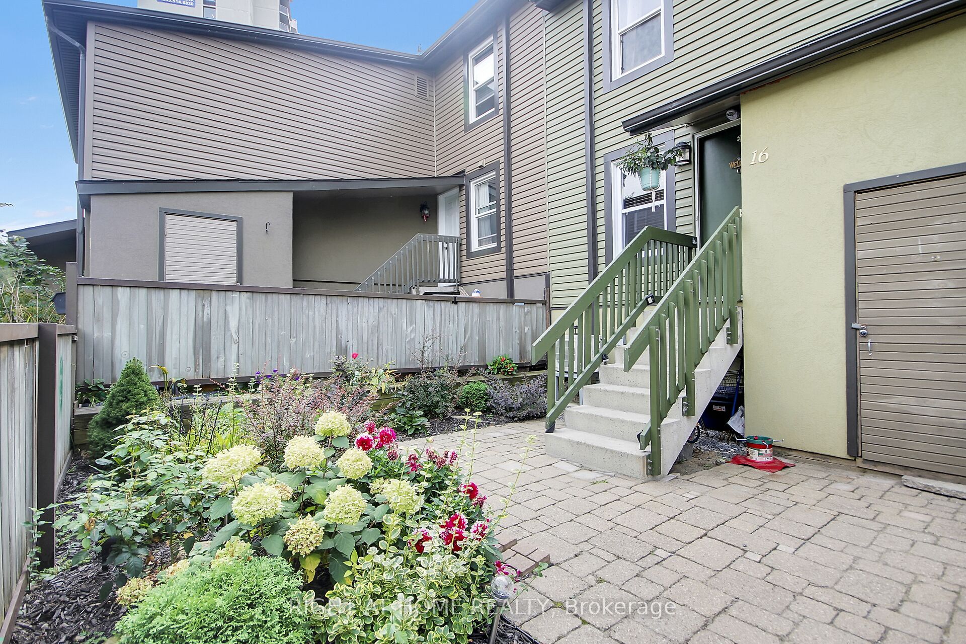 Unit 16 - 1250 Mcwatters Road N, Ottawa 2