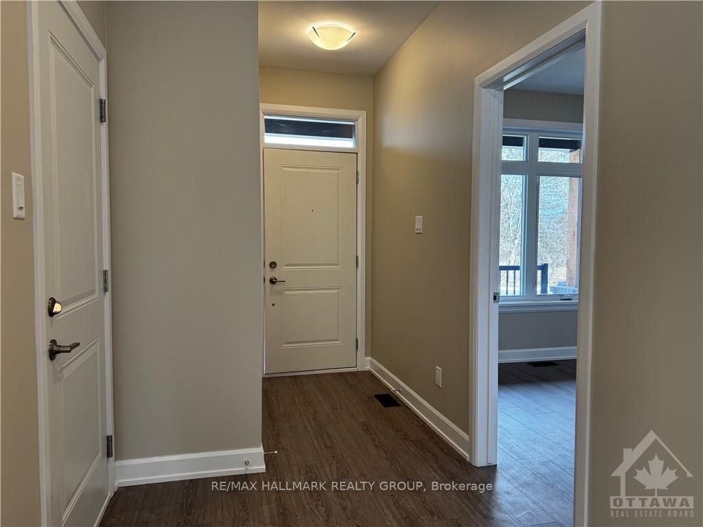 1543 FLANDERS Road, Brockville 2