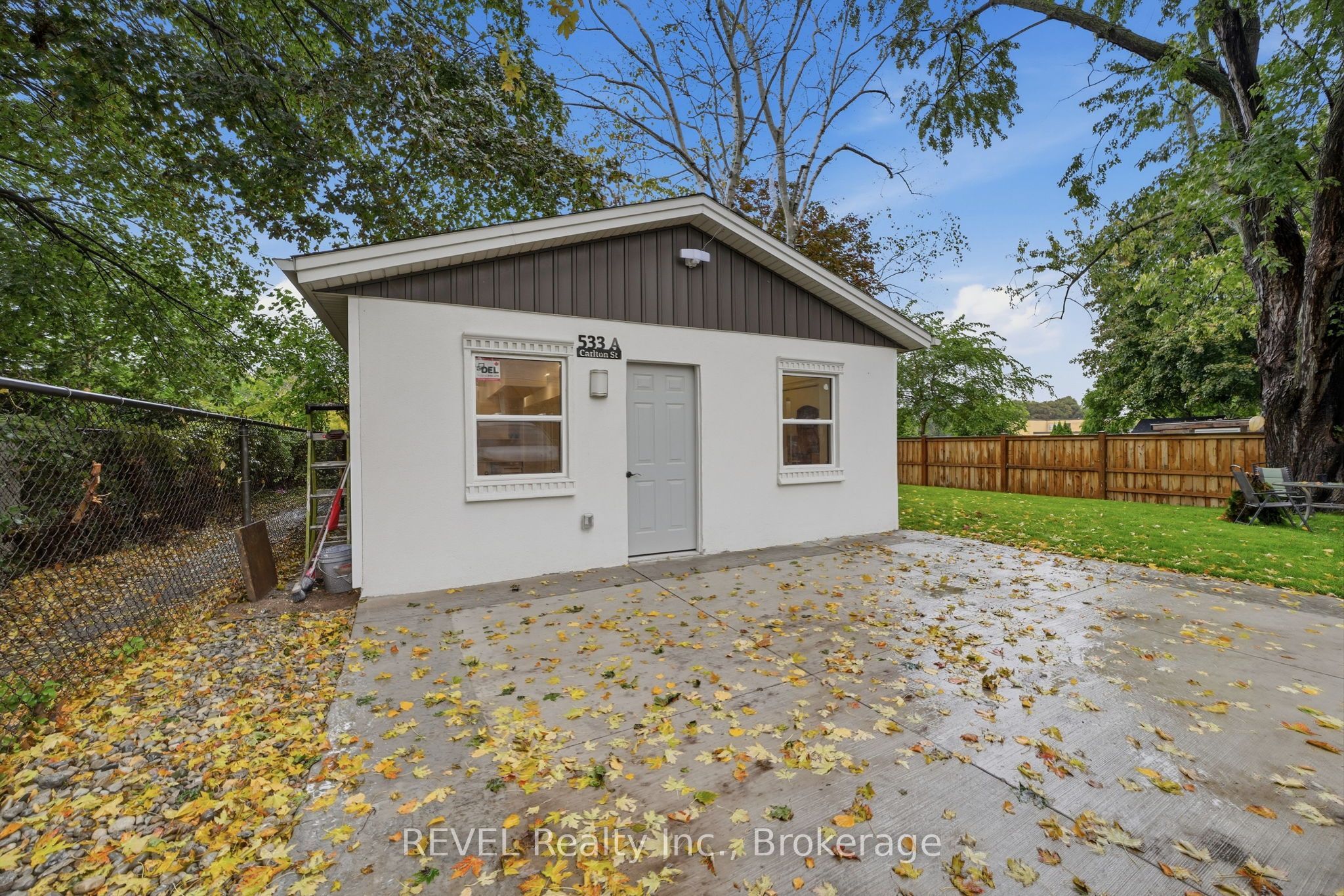 533A Carlton Street, St. Catharines 2