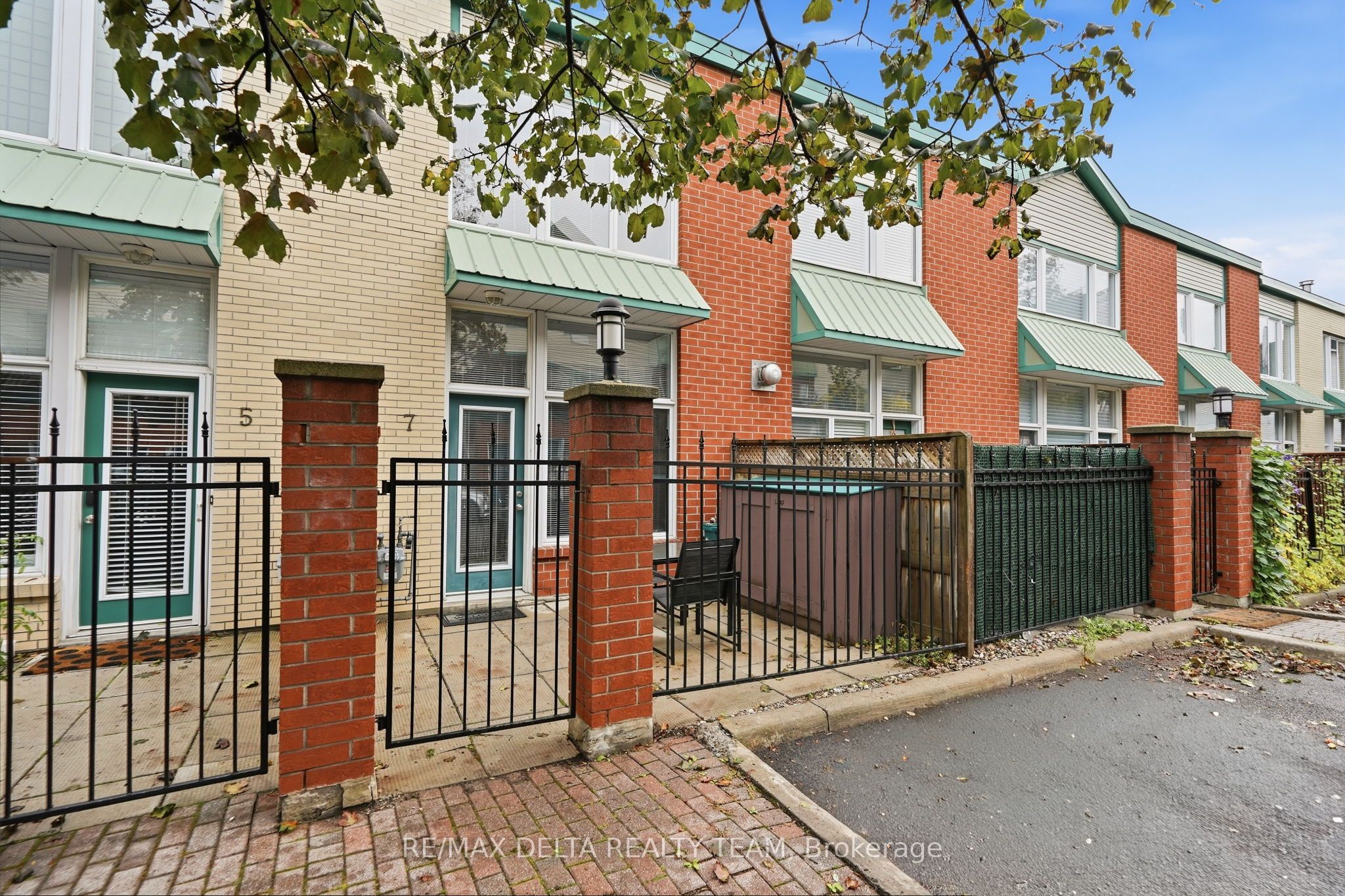 Unit 7 - 170 Cathcart Street, Ottawa 2