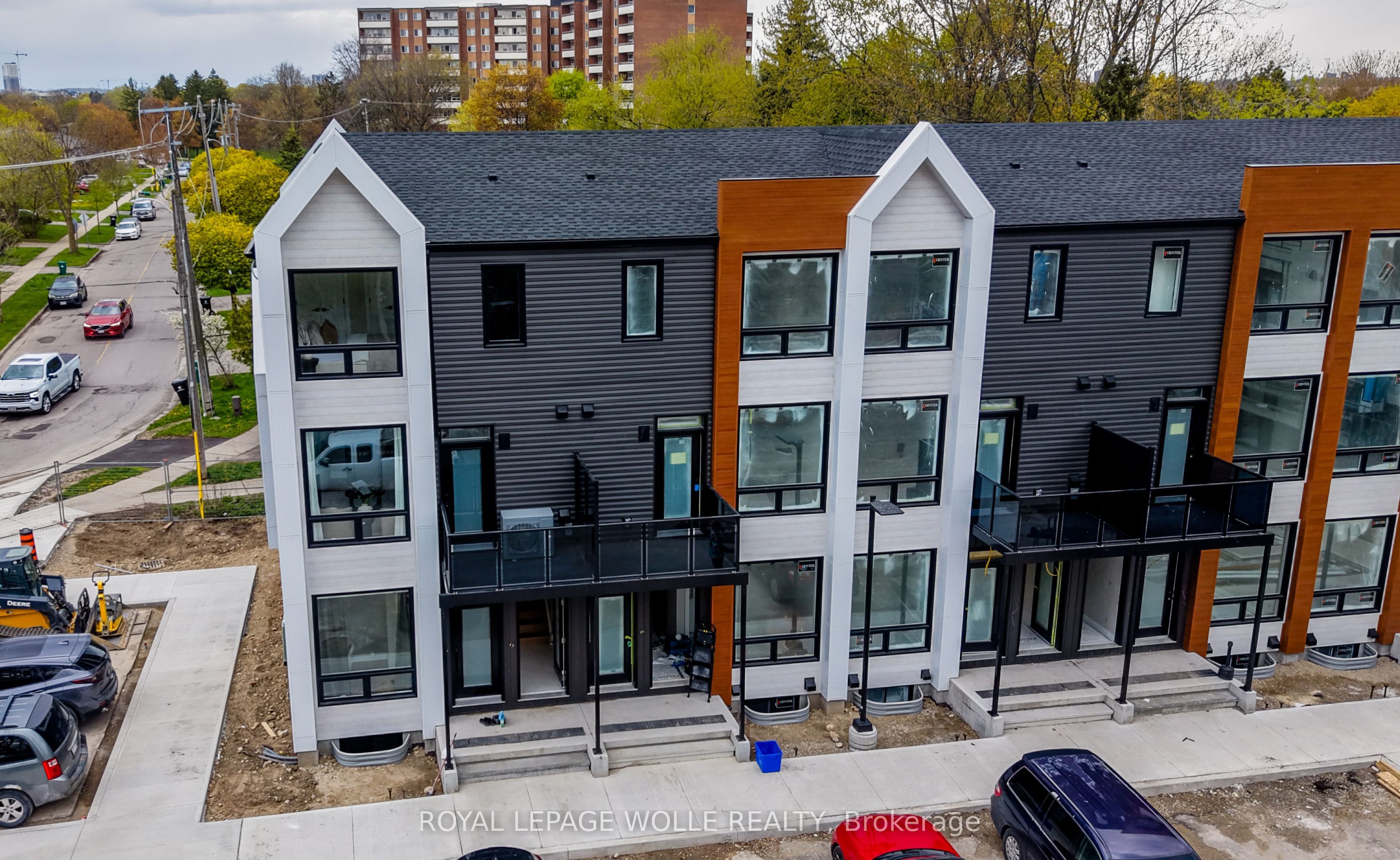 Unit UNIT 15 (THE GROVE) - 210 HERITAGE Drive, Kitchener 3