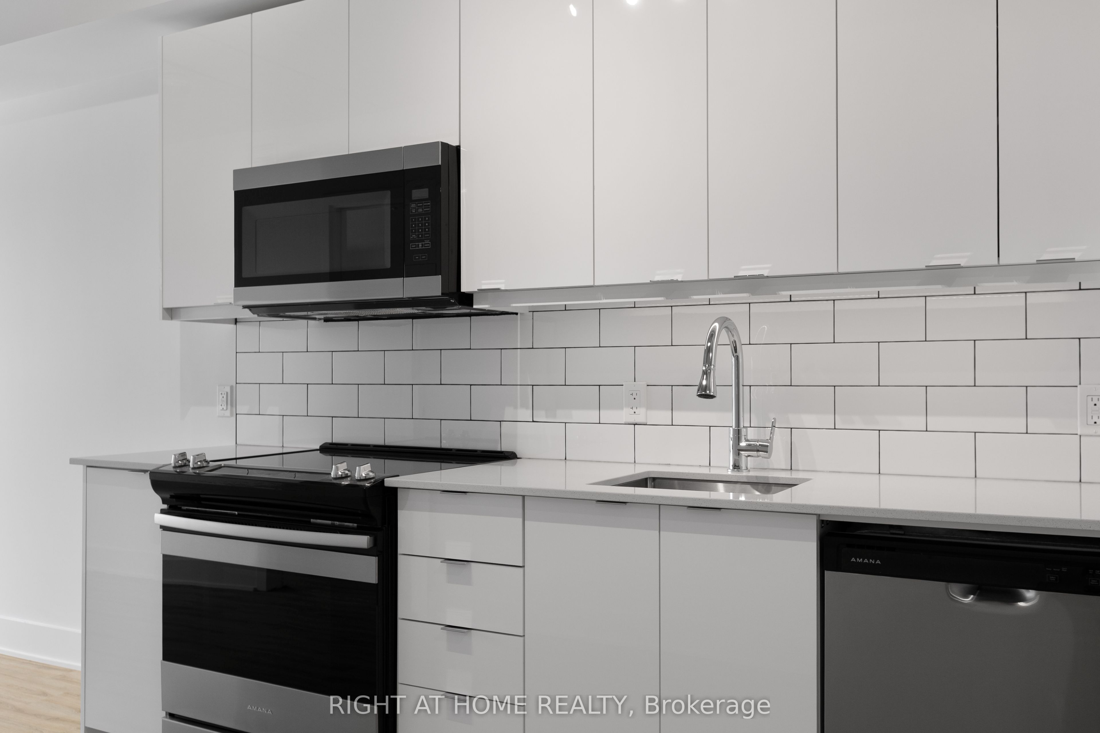 Unit 405 - 377 Winona Avenue, Ottawa 3