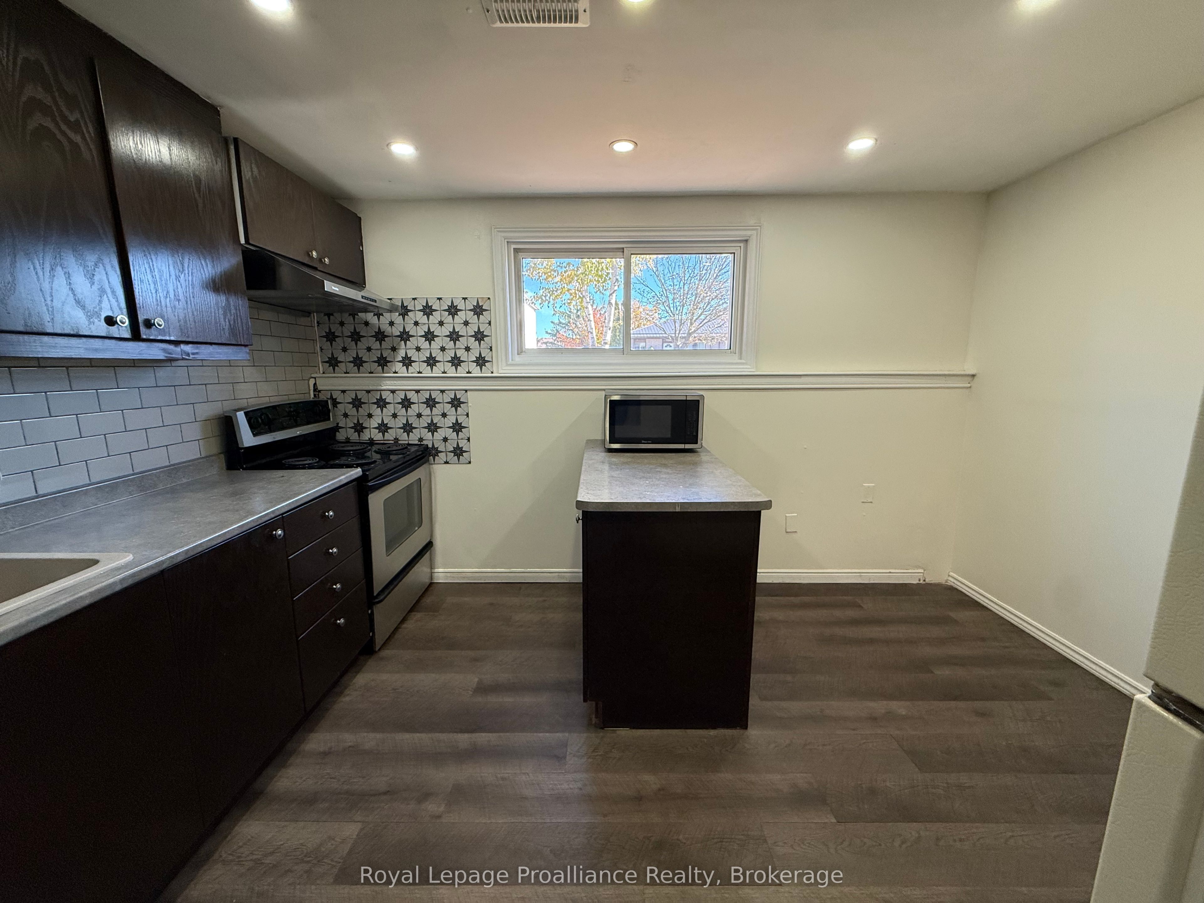 Unit Lower Unit - 939 Dainard Drive, Peterborough 3