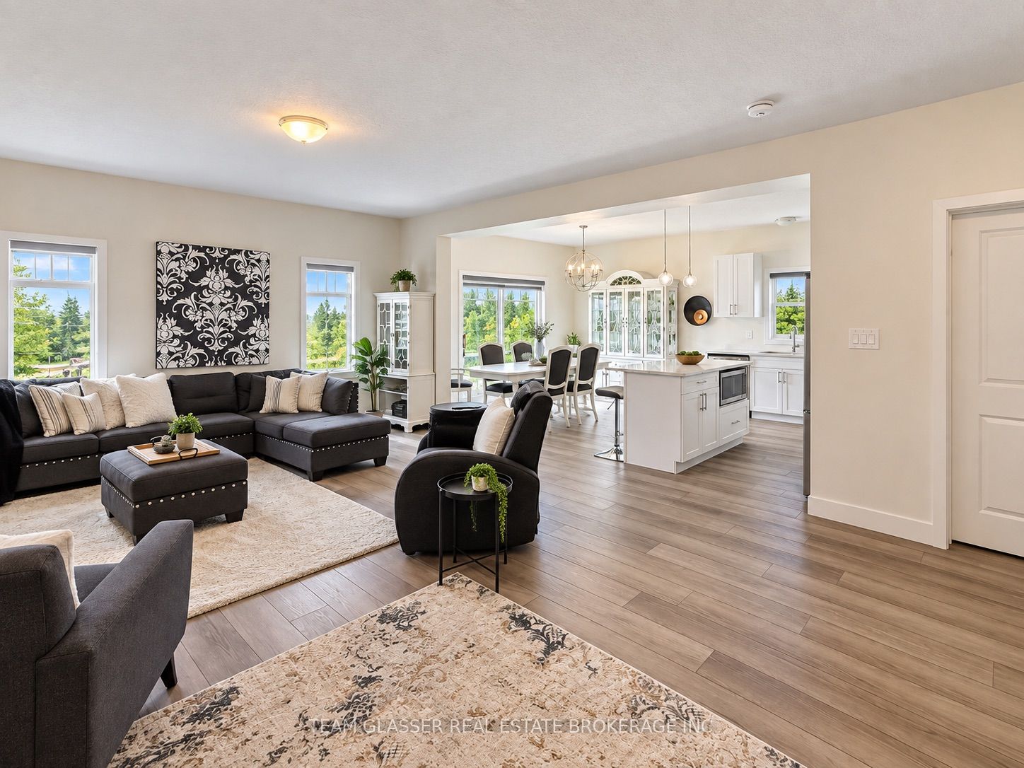 Unit Main - 1421 Twilite Boulevard, London 3