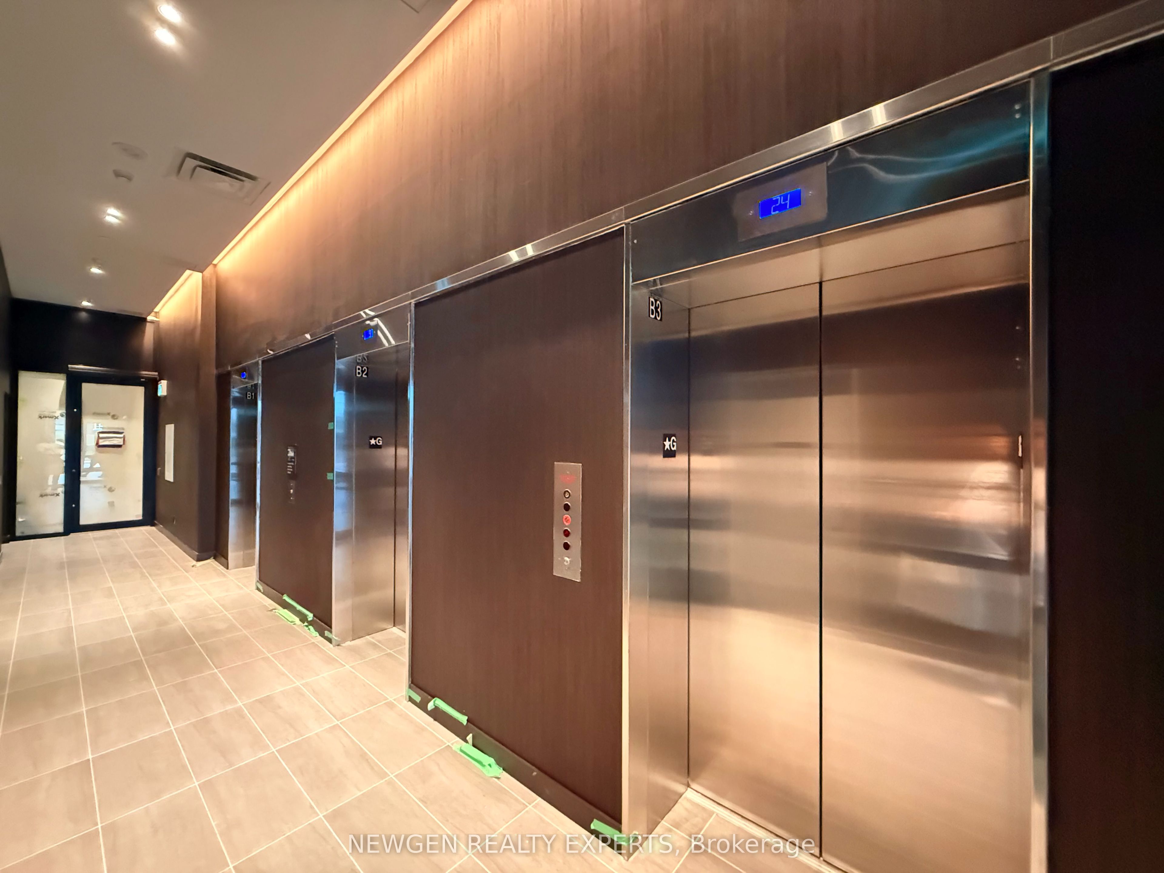 Unit 1013 - 101 John Street N, Hamilton 4