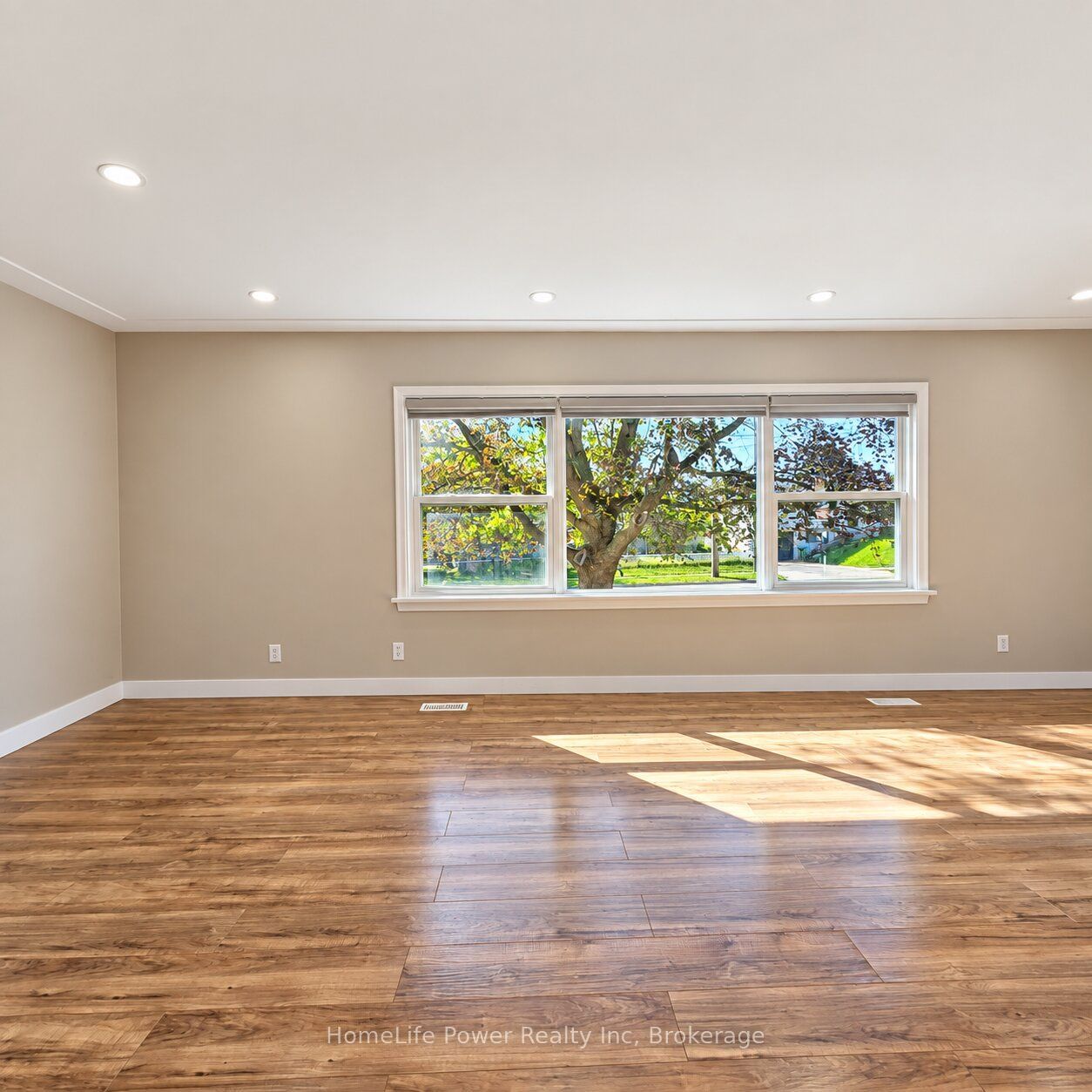 Unit 2 - 112 Heiman Street, Kitchener 2