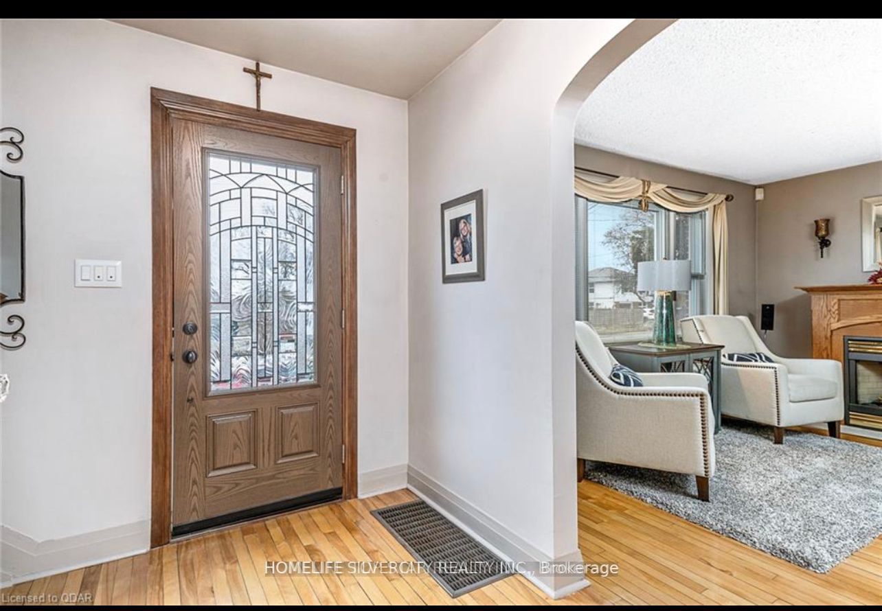 327 Victoria Avenue, Belleville 3