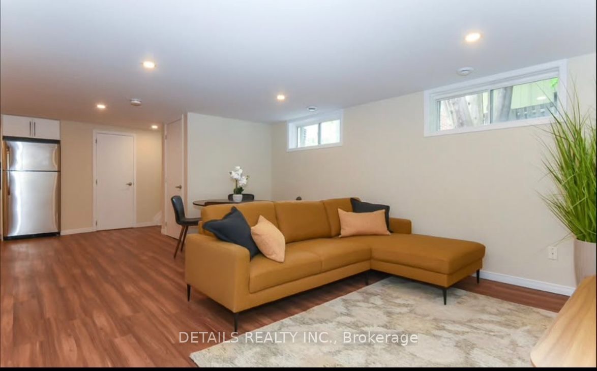 Unit B - 2364 Cheshire Road, Ottawa 2