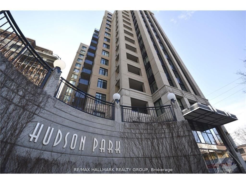 Unit 302 - 245 Kent Street, Ottawa 2